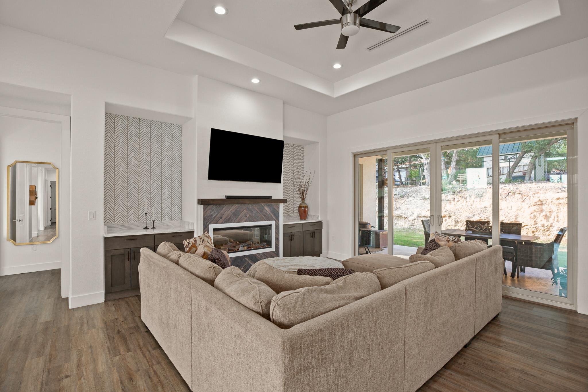 4216 Hillside Dr, Lago Vista, TX 78645