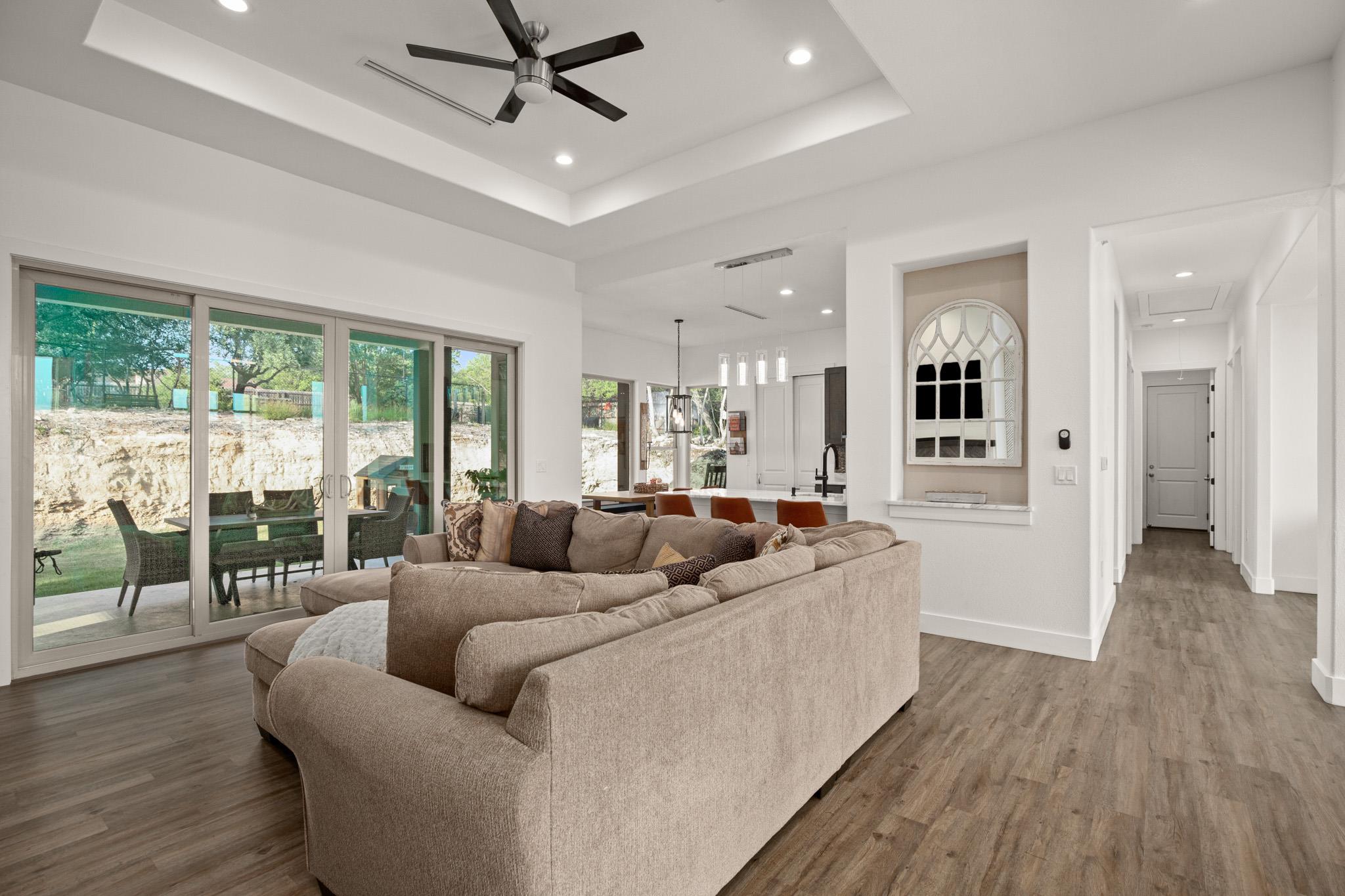 4216 Hillside Dr, Lago Vista, TX 78645