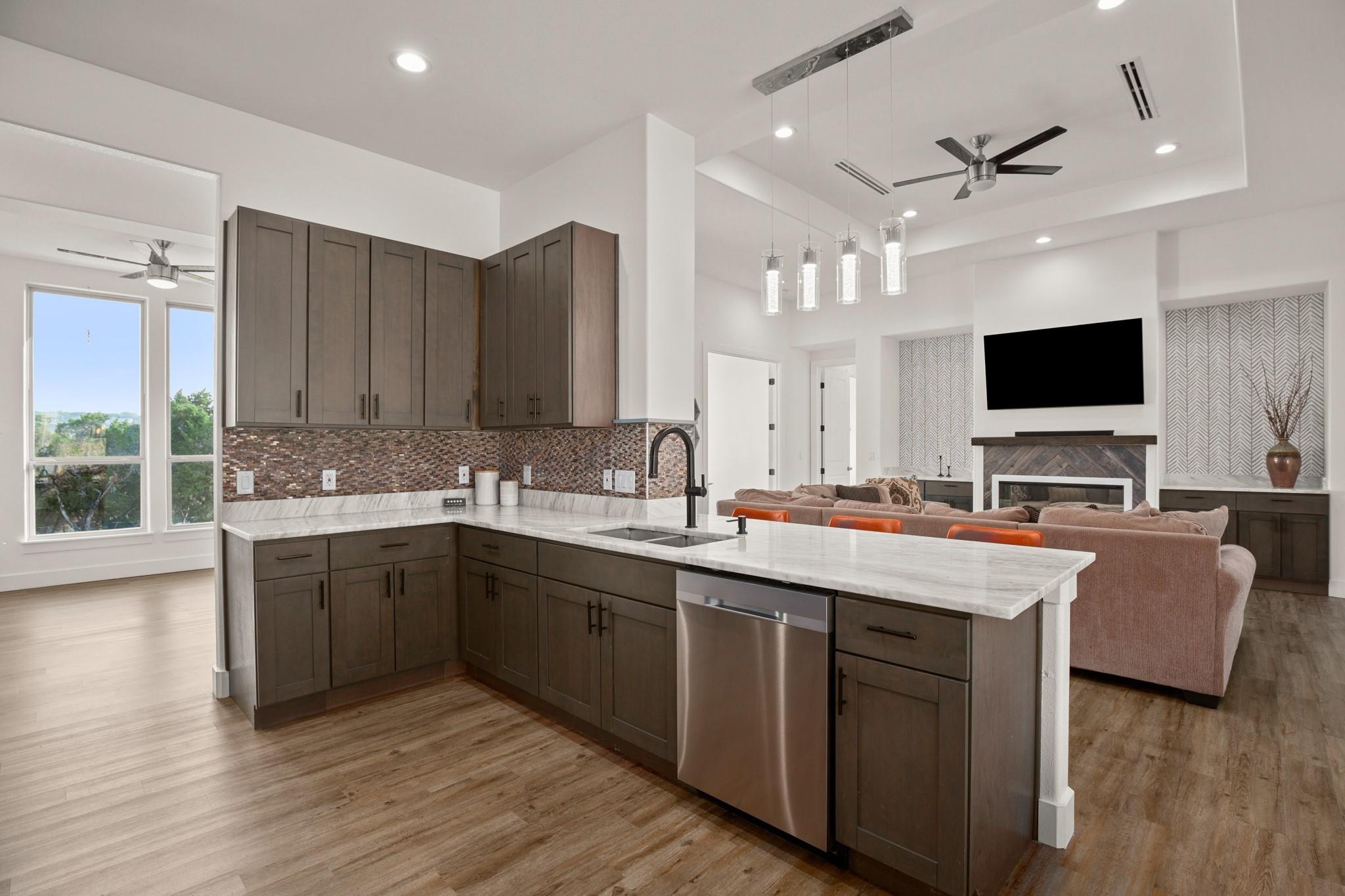 4216 Hillside Dr, Lago Vista, TX 78645