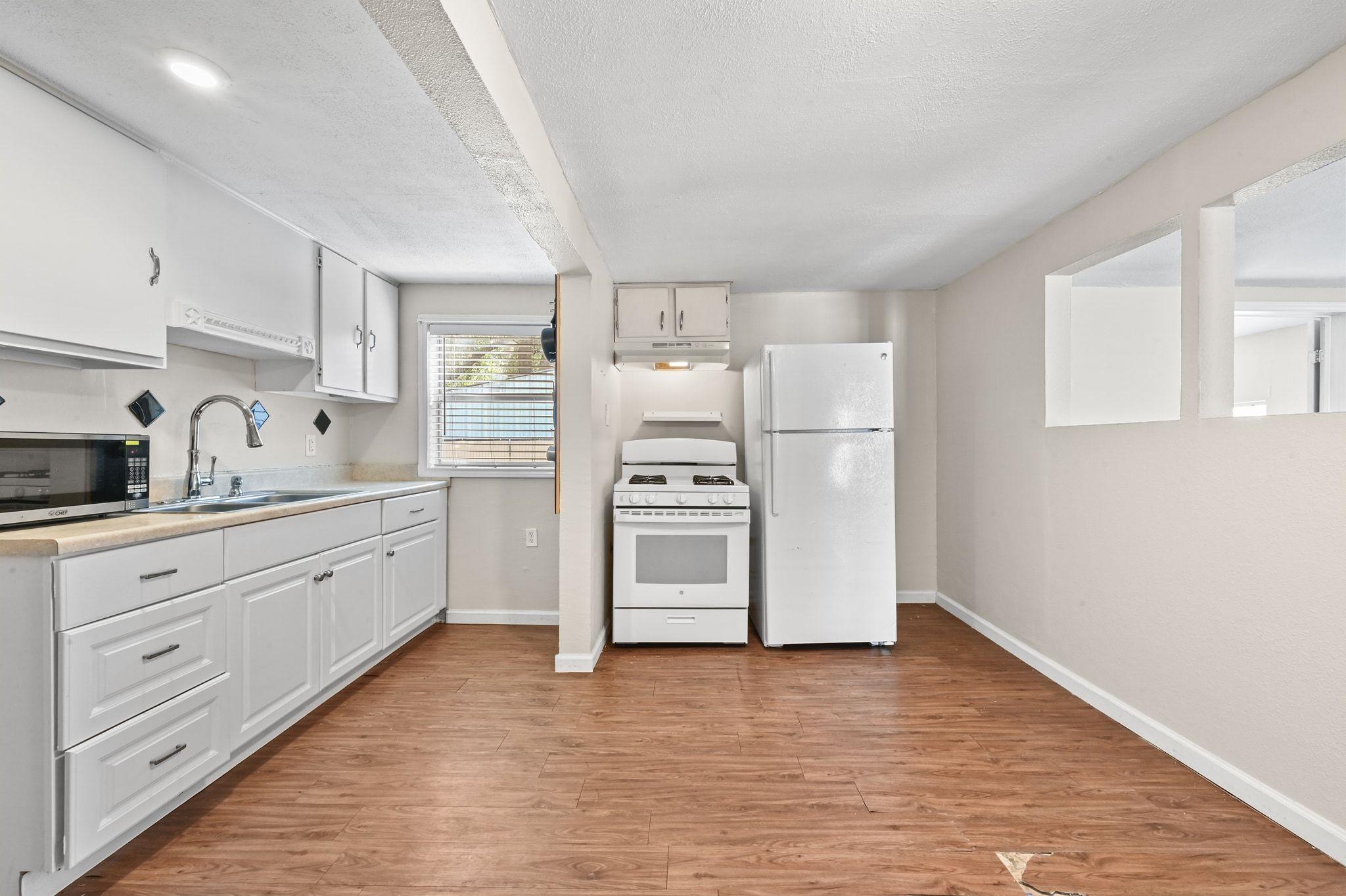 1706 Riverview St # B, Austin, TX 78702