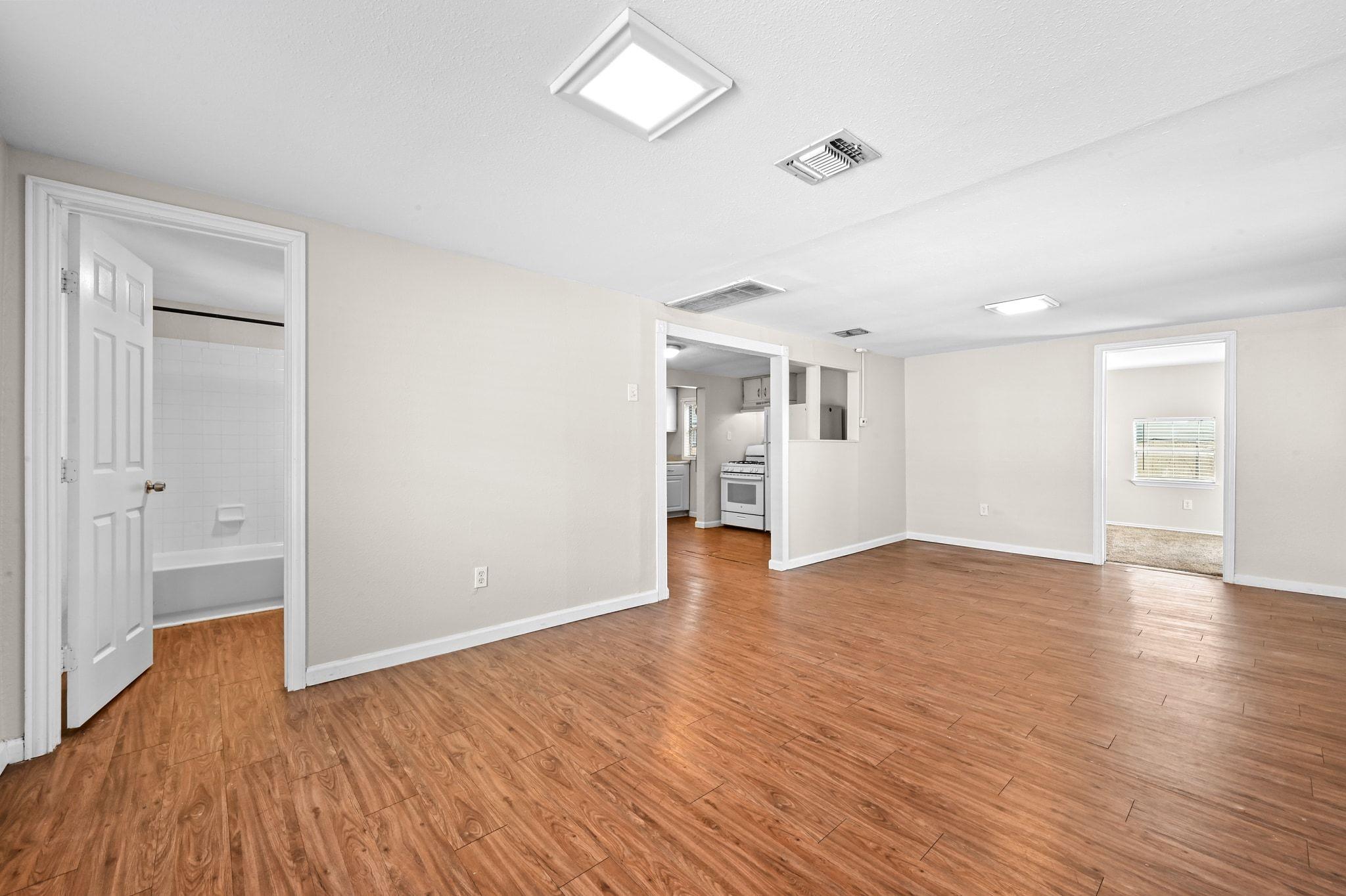 1706 Riverview St # B, Austin, TX 78702