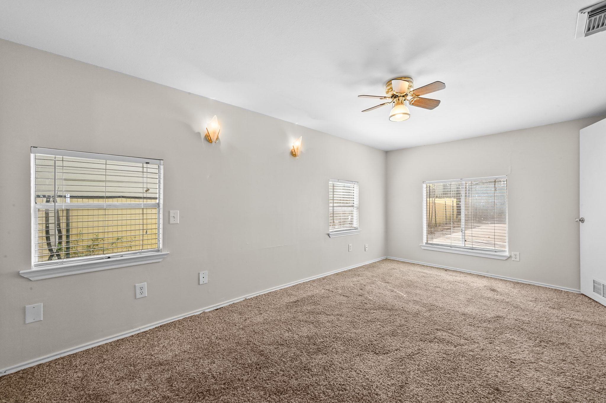 1706 Riverview St # B, Austin, TX 78702