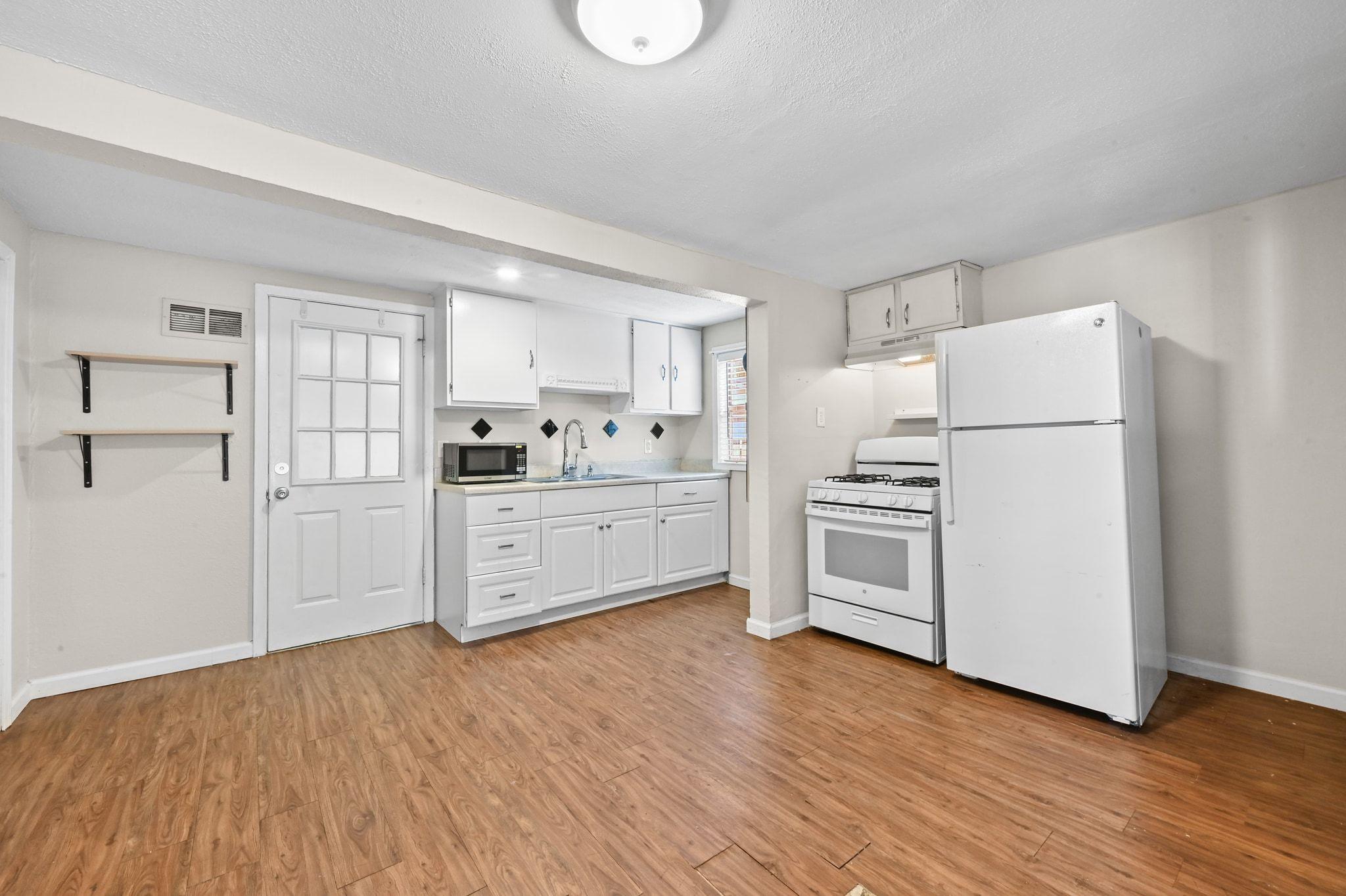 1706 Riverview St # B, Austin, TX 78702