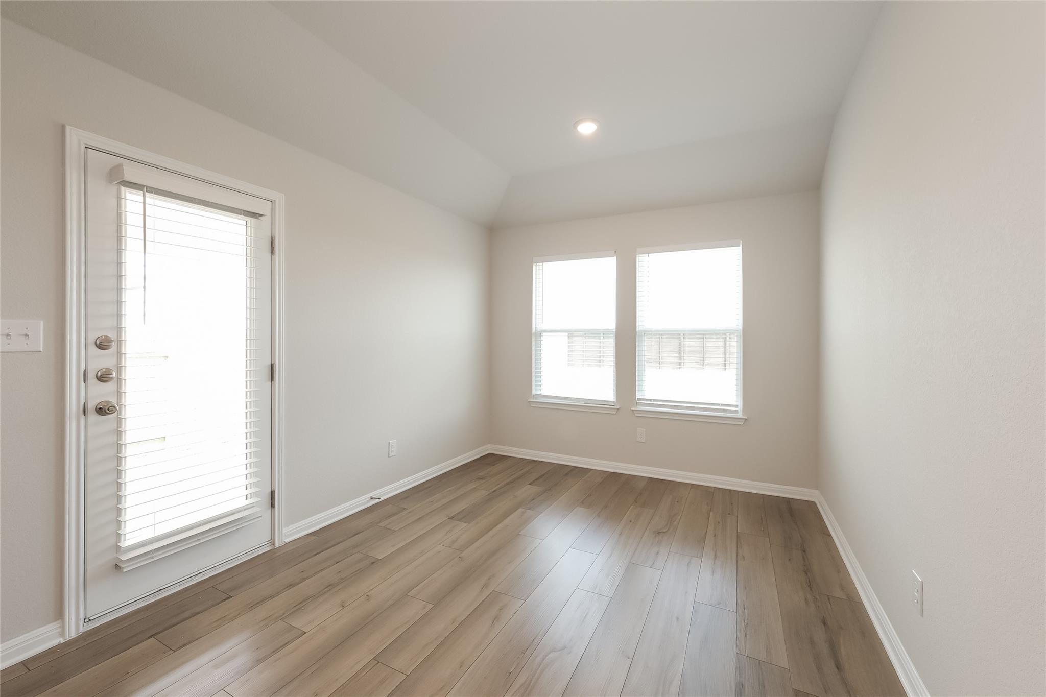 1014 Round Bale Rd, Hutto, TX 78634