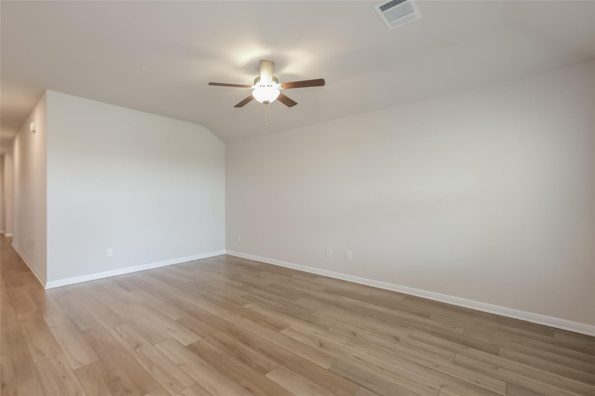 1014 Round Bale Rd, Hutto, TX 78634