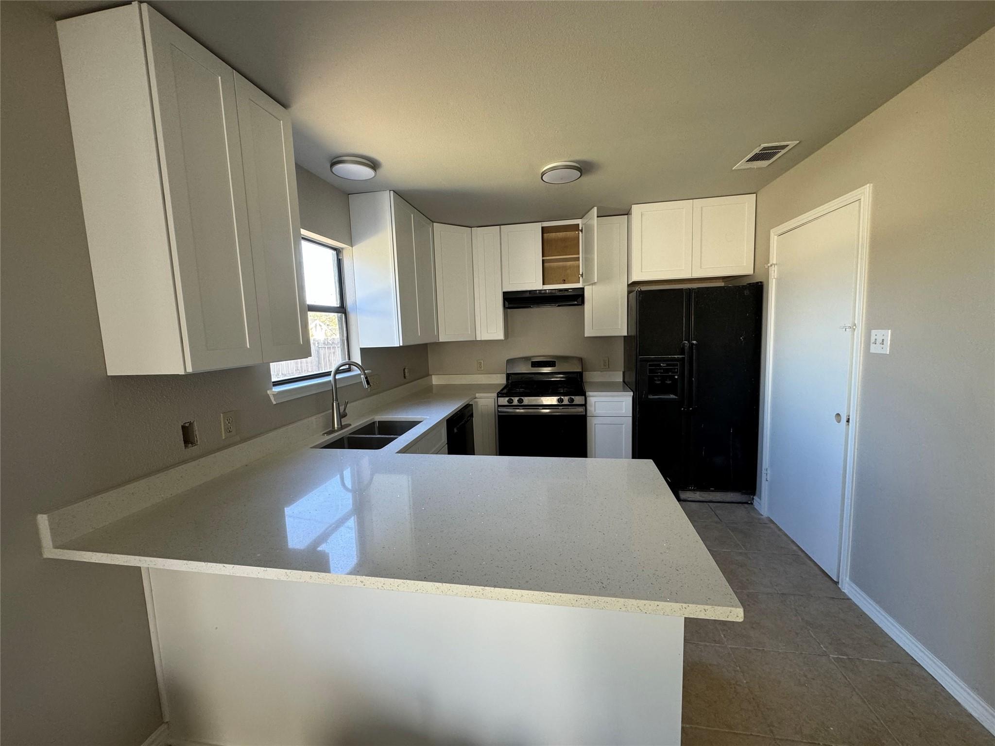 1106 York Castle Dr, Pflugerville, TX 78660