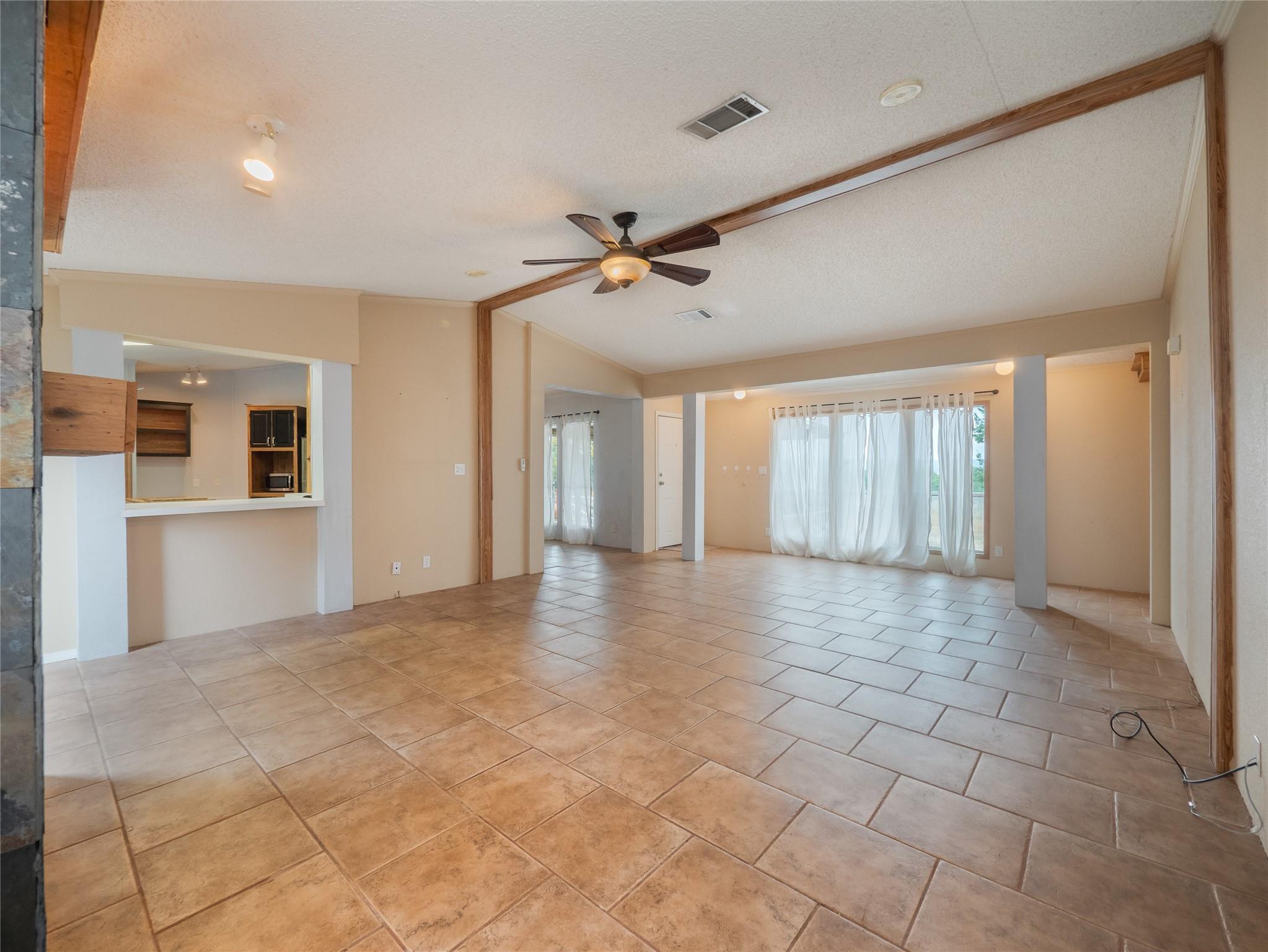 635 Ramms Dr, Florence, TX 76527