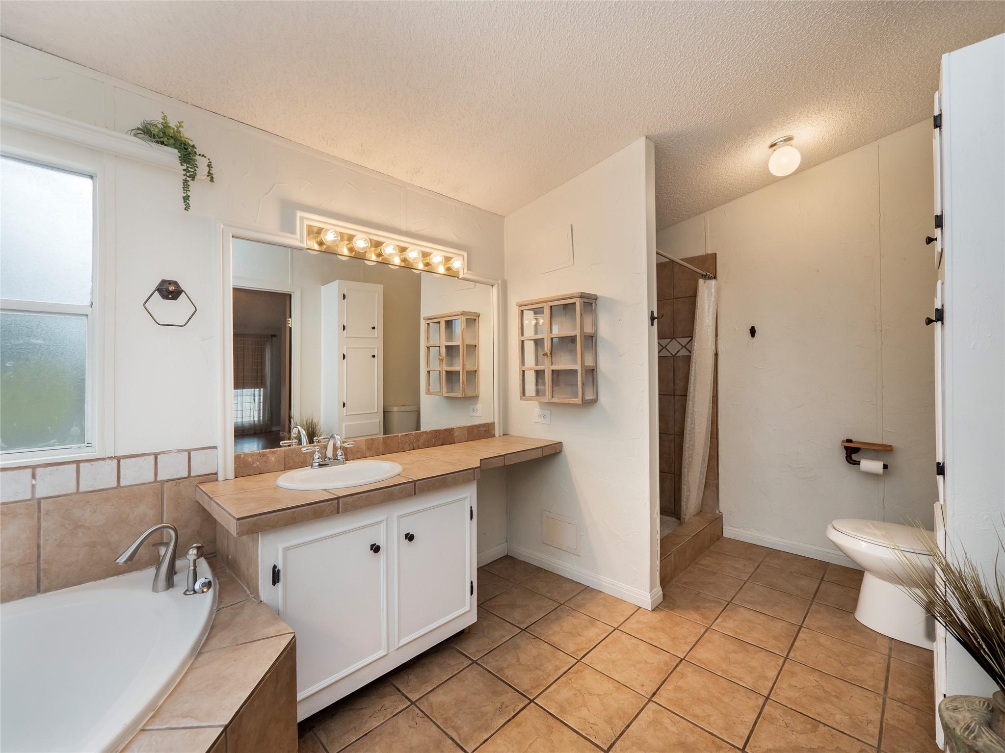 635 Ramms Dr, Florence, TX 76527