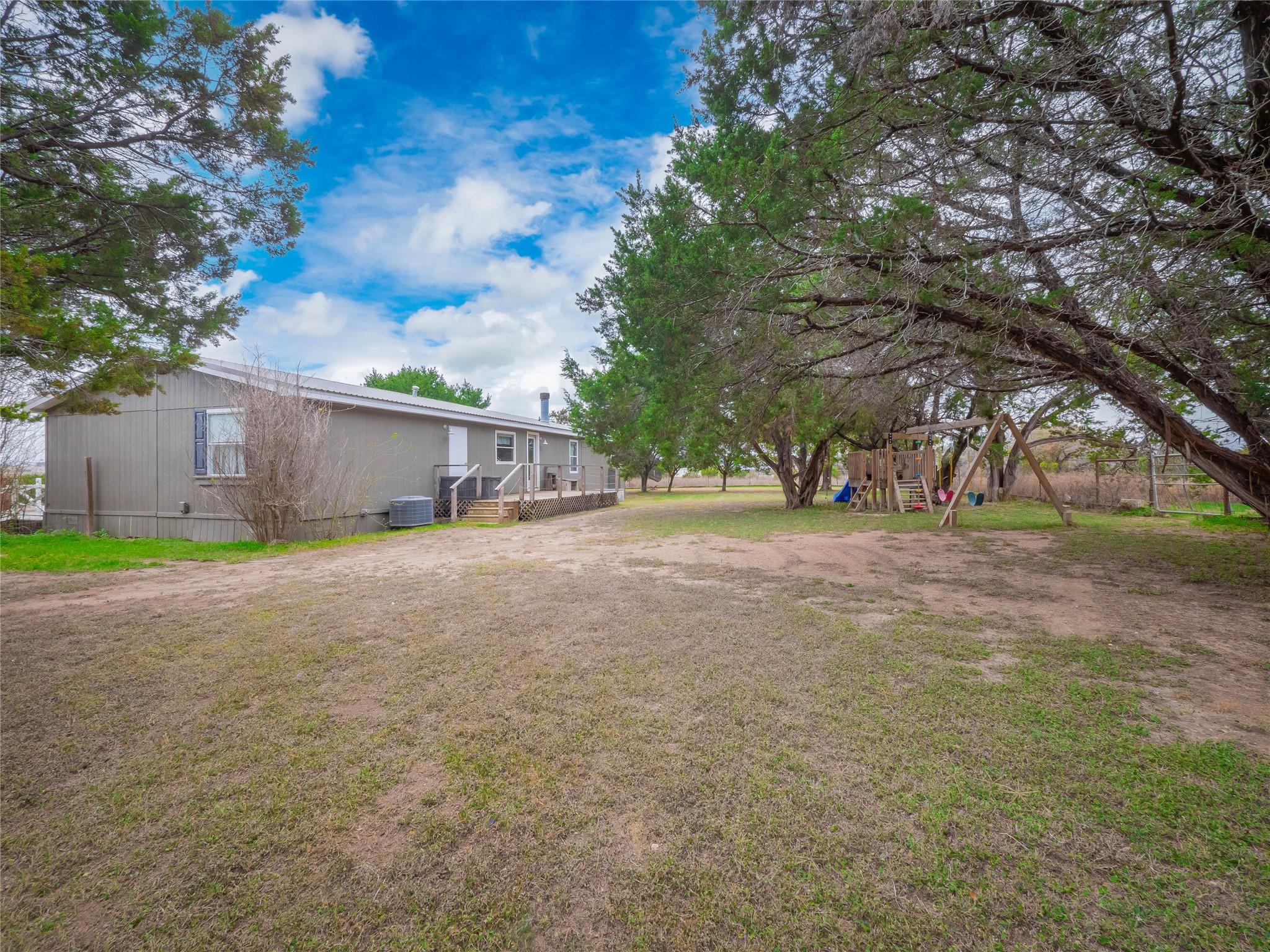 635 Ramms Dr, Florence, TX 76527