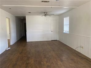 1001 W Haynie St, Llano, TX 78643