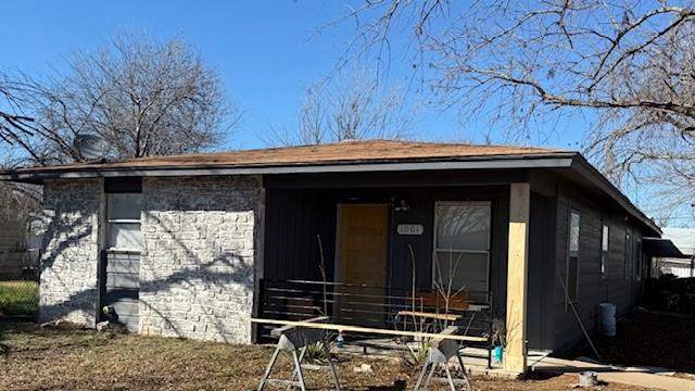 1001 W Haynie St, Llano, TX 78643