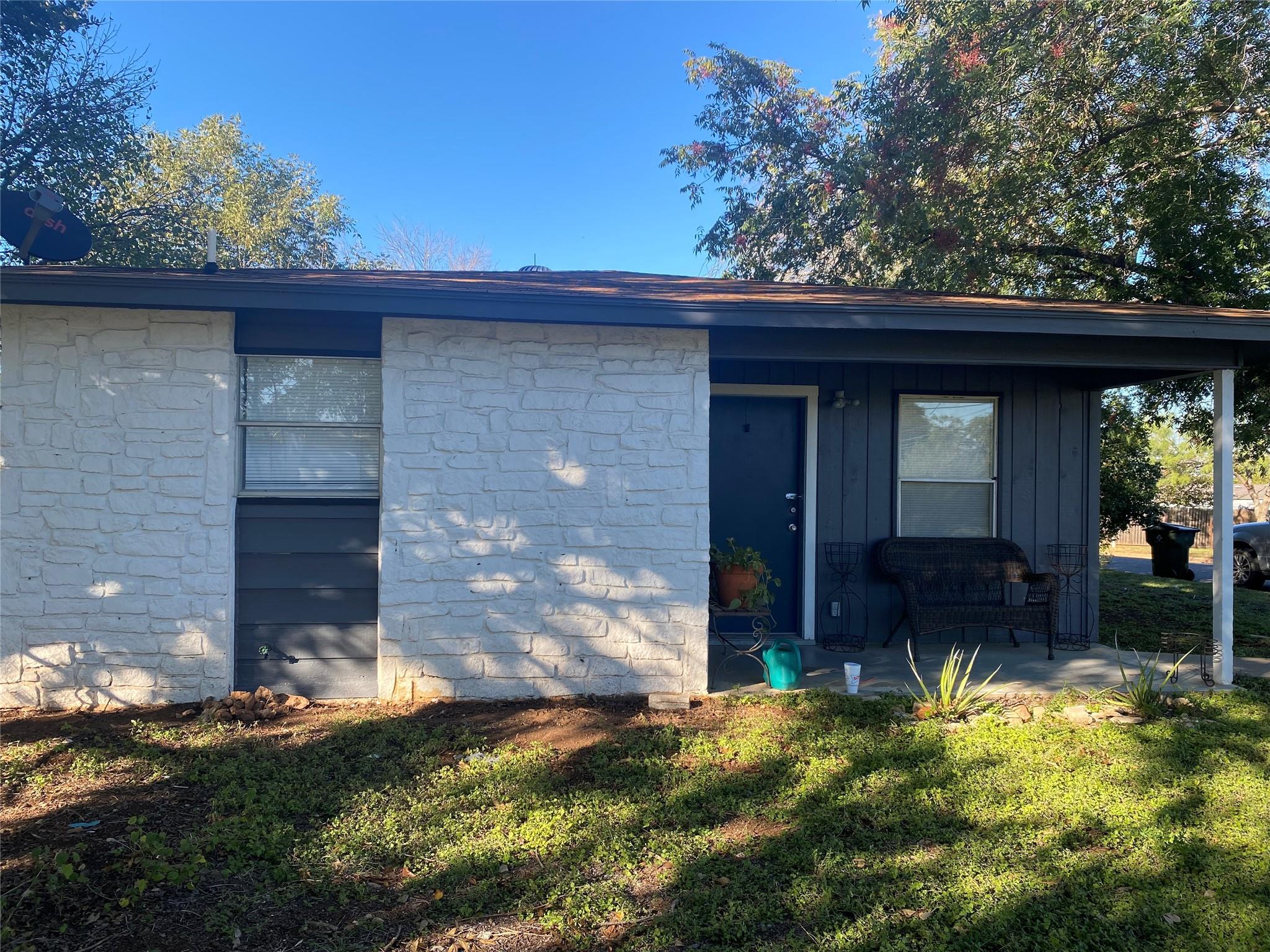 1001 W Haynie St, Llano, TX 78643