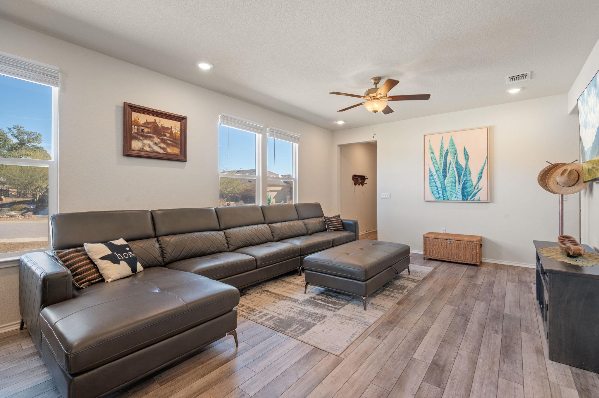 100 Bristol Cv, Georgetown, TX 78633