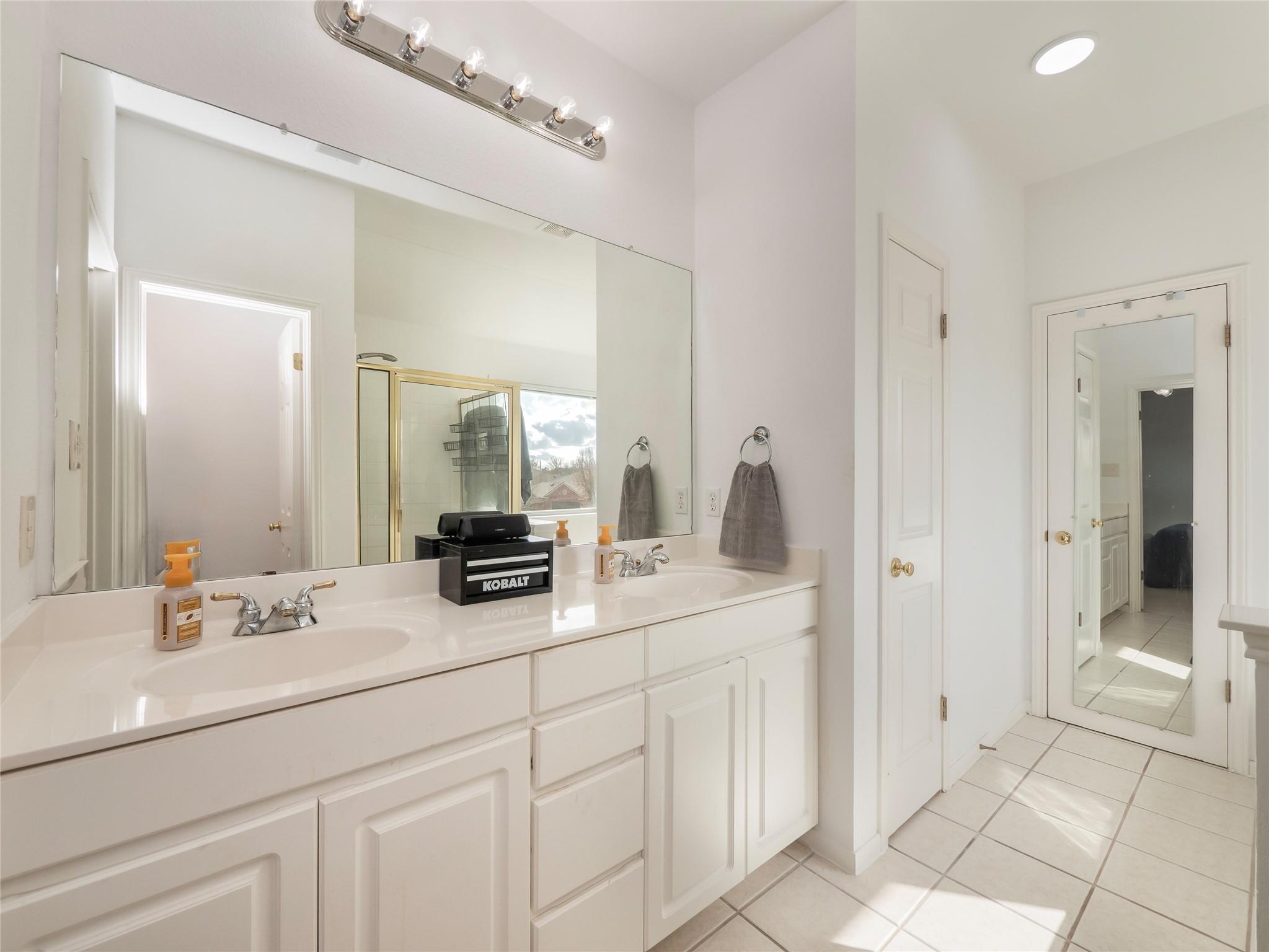 1819 Rutherford Dr, Leander, TX 78641