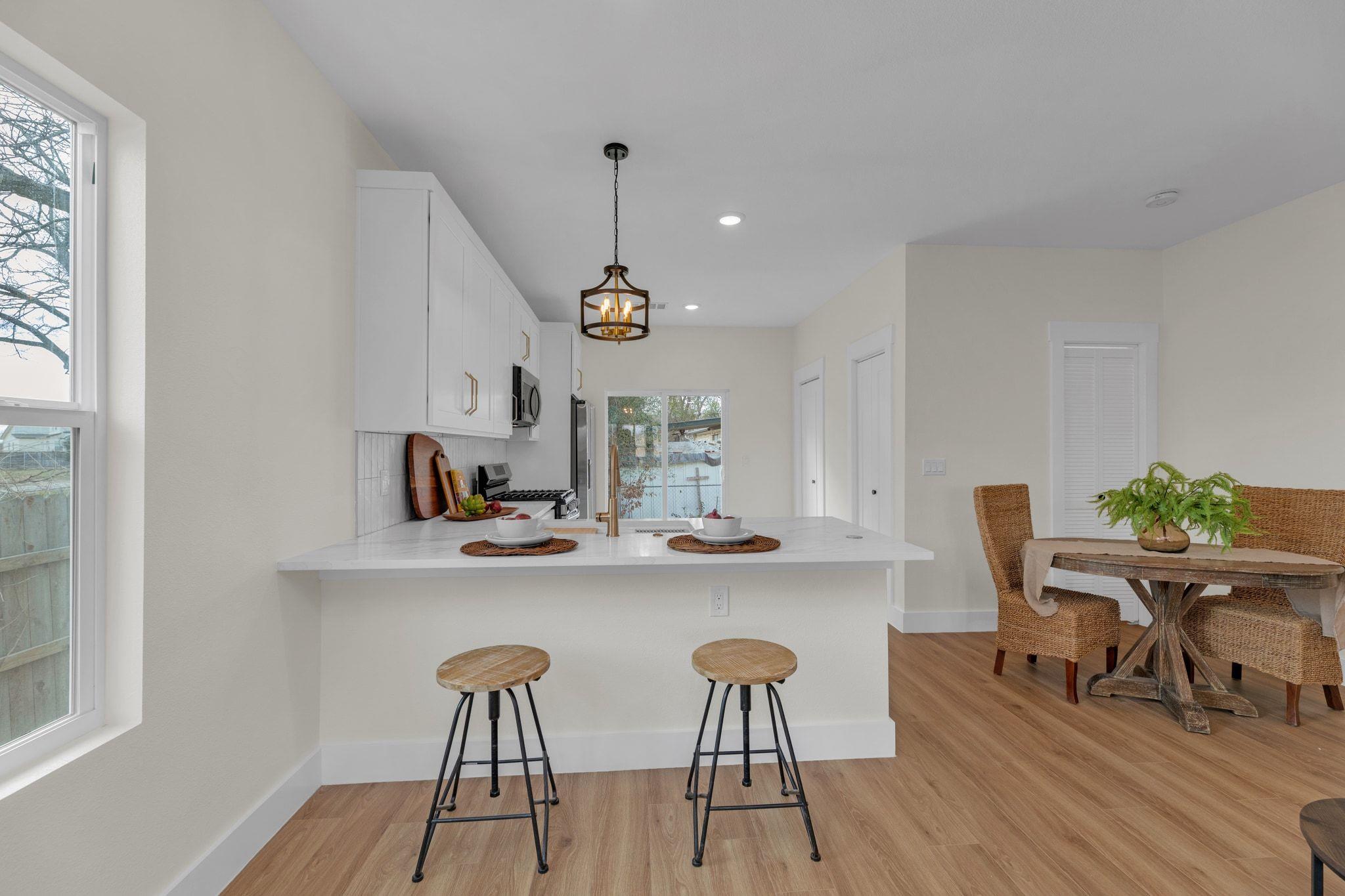 2102 S Church St, Georgetown, TX 78626