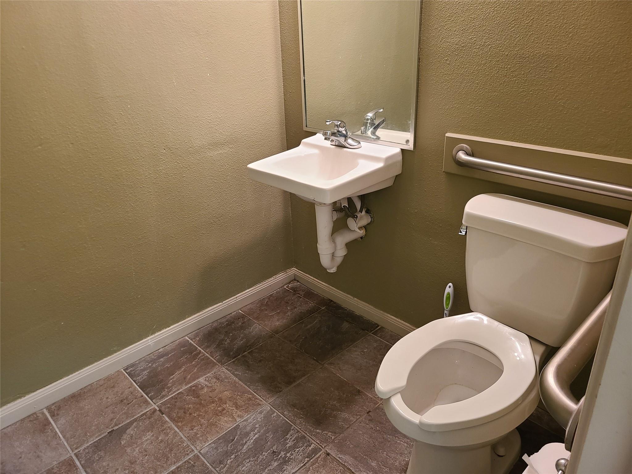 13210 Ranch Road 12 Rd # B, Wimberley, TX 78676