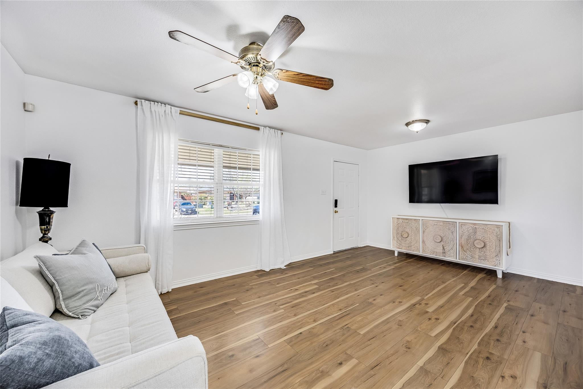 618 Bentwood Dr, Leander, TX 78641