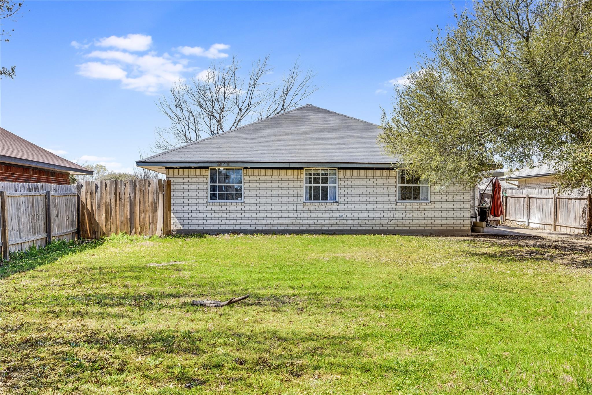 618 Bentwood Dr, Leander, TX 78641