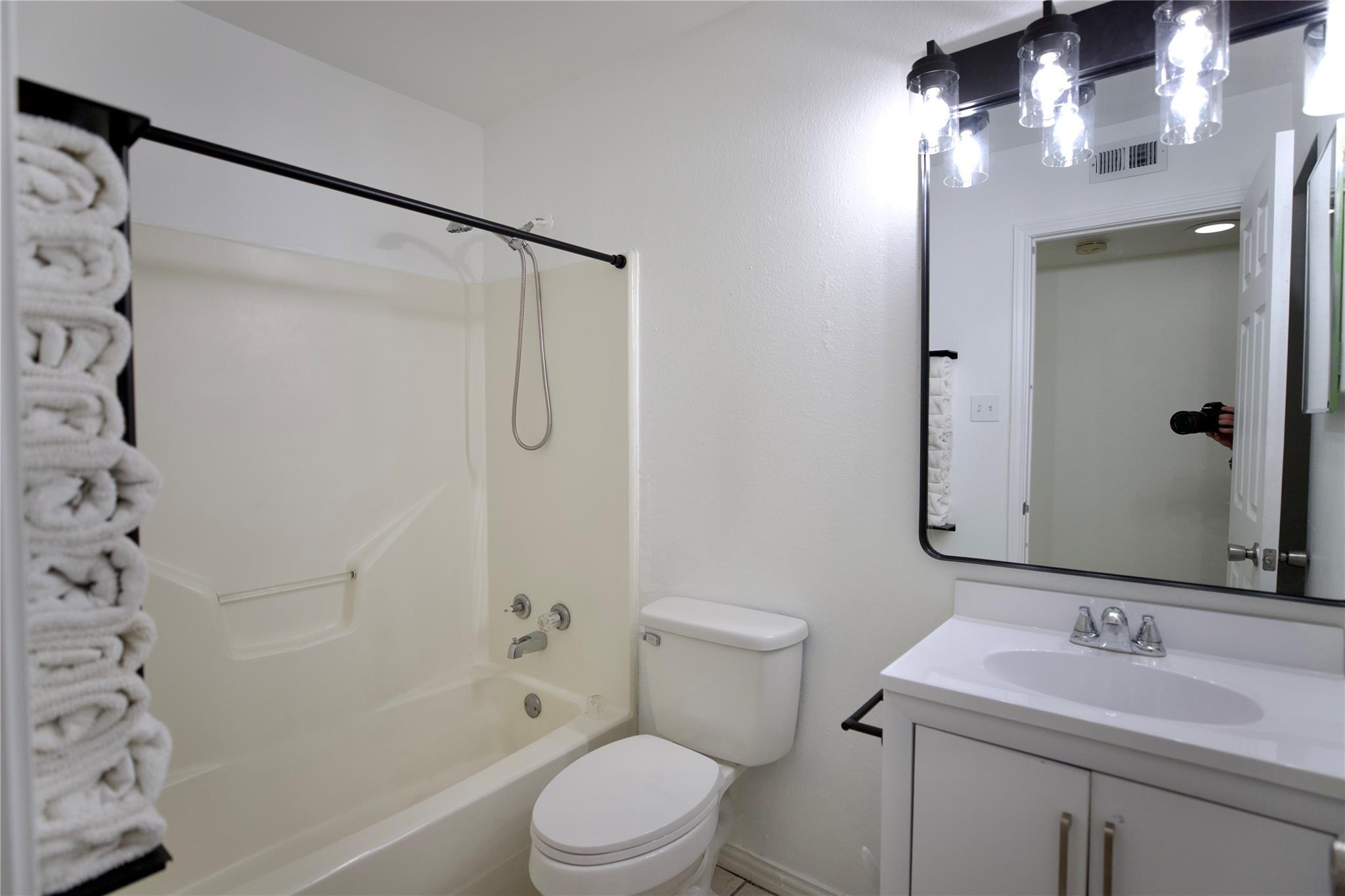 618 Bentwood Dr, Leander, TX 78641