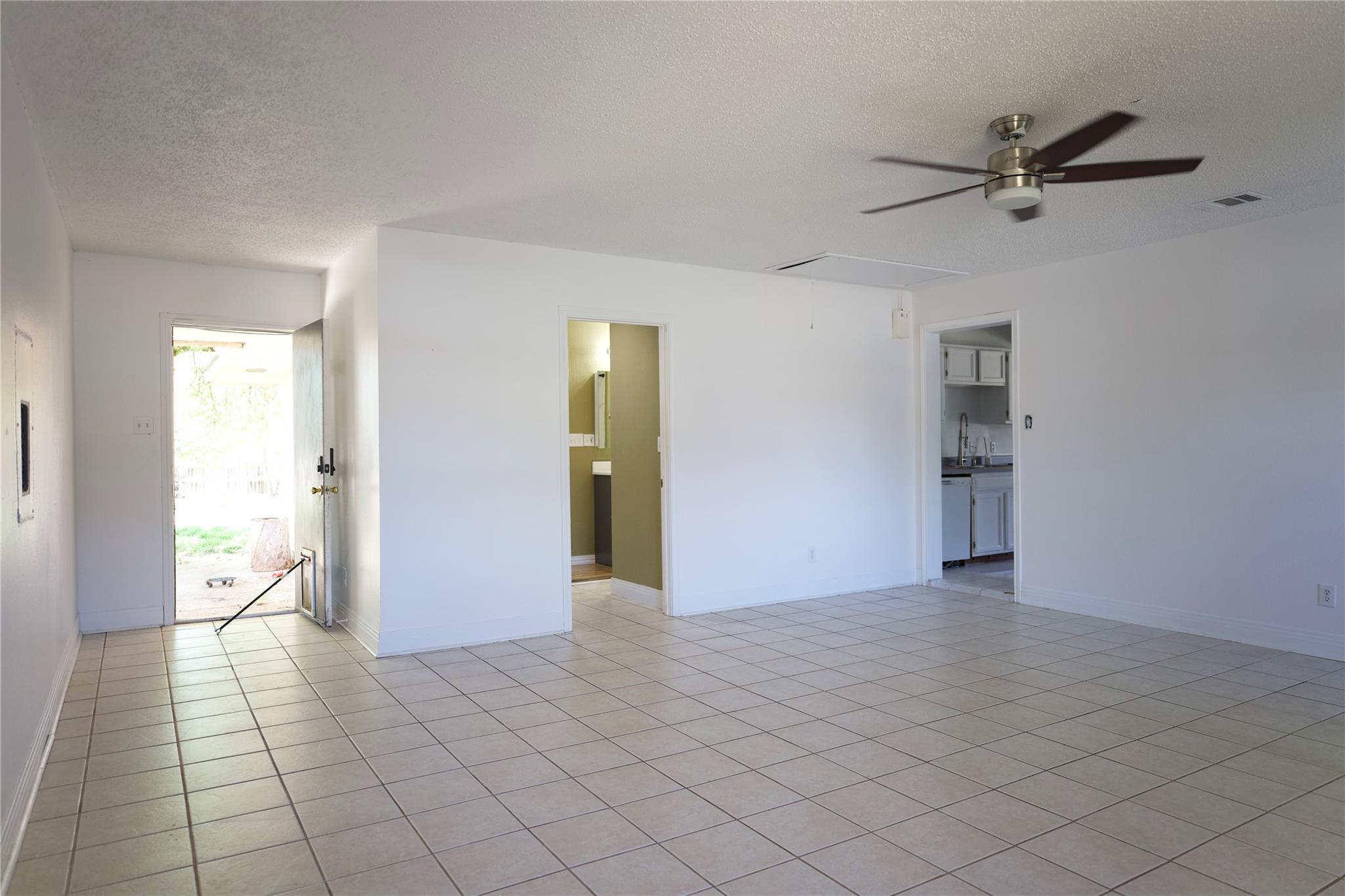 618 Bentwood Dr, Leander, TX 78641