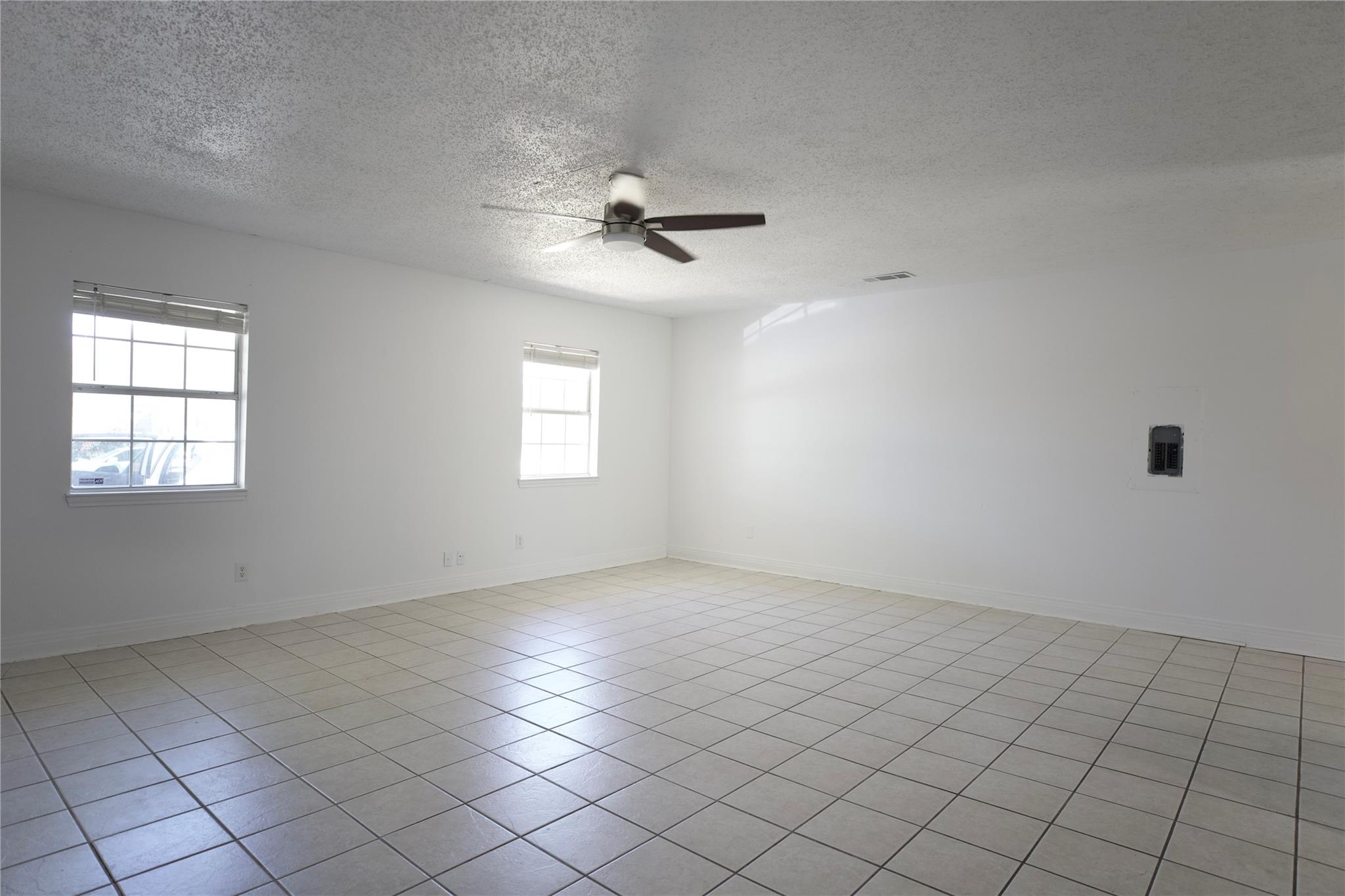 618 Bentwood Dr, Leander, TX 78641