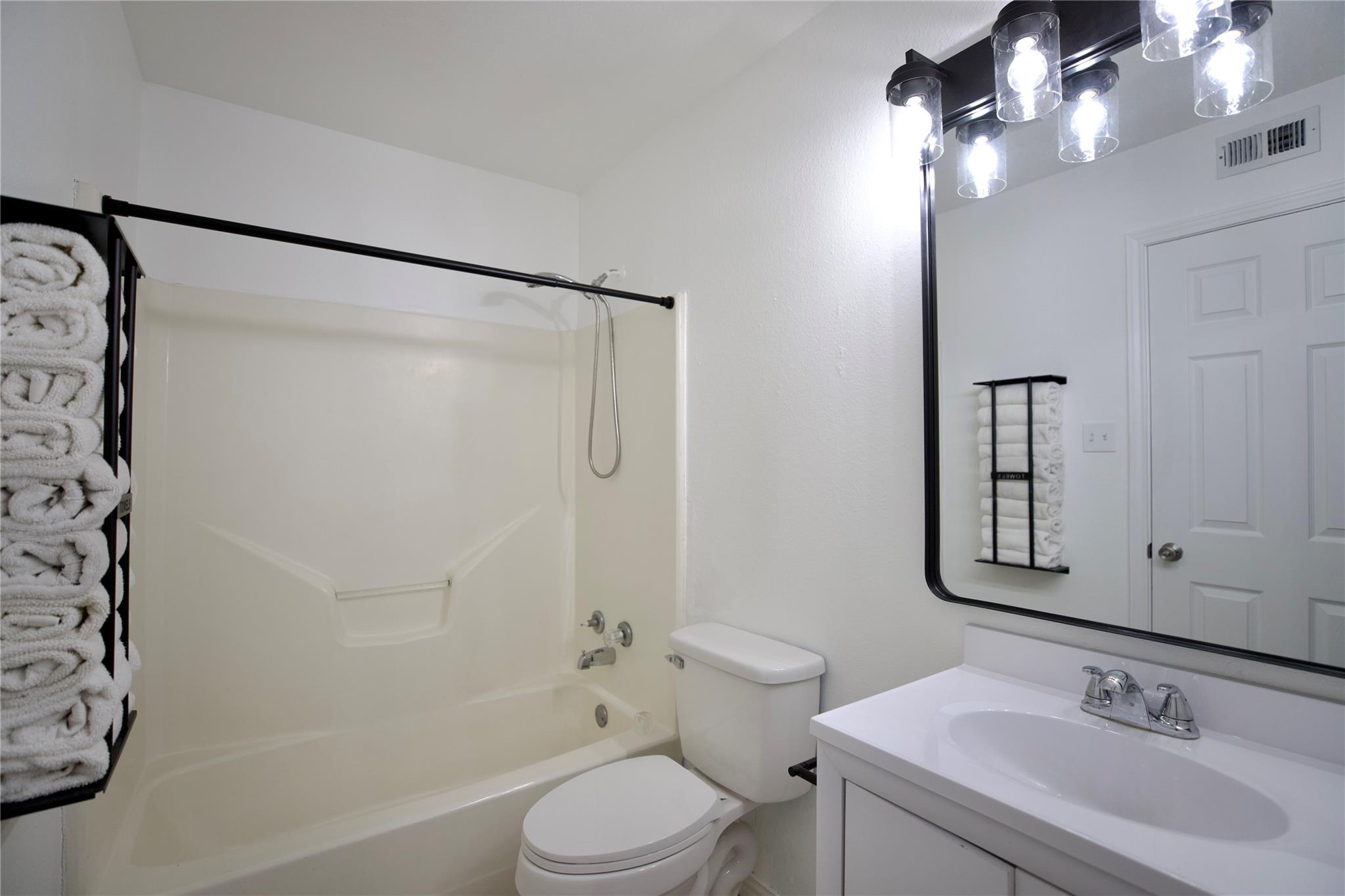 618 Bentwood Dr, Leander, TX 78641