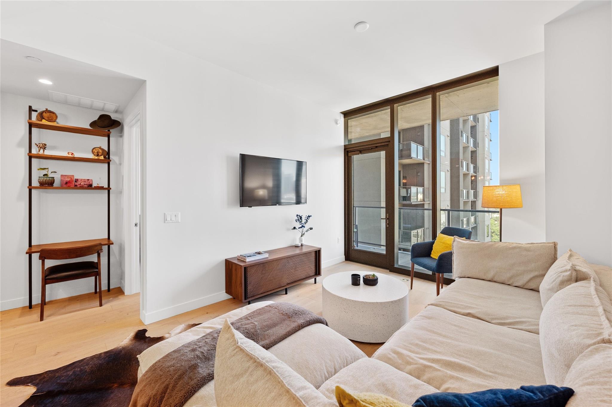 44 East Ave # 1404, Austin, TX 78701