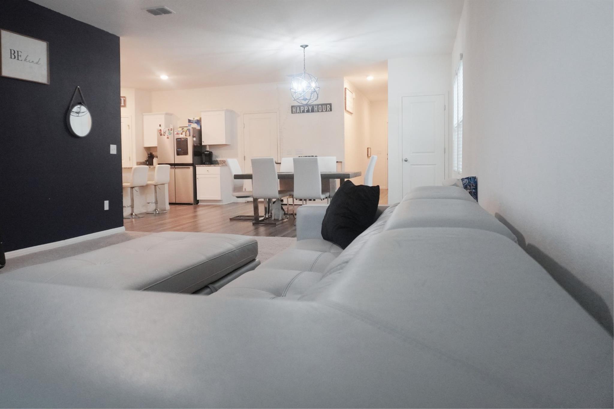 313 Magnum Force Dr, Jarrell, TX 76537