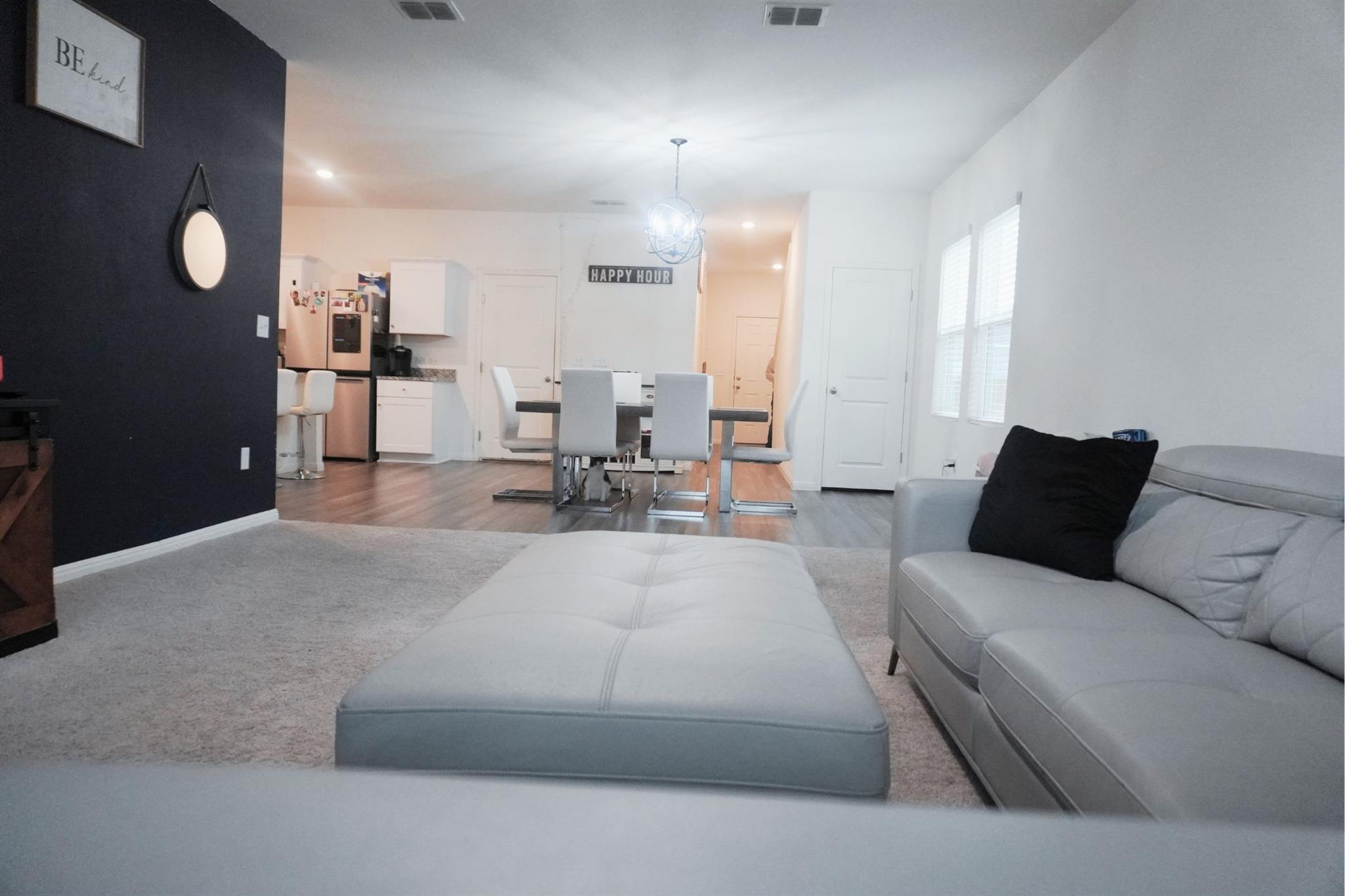 313 Magnum Force Dr, Jarrell, TX 76537