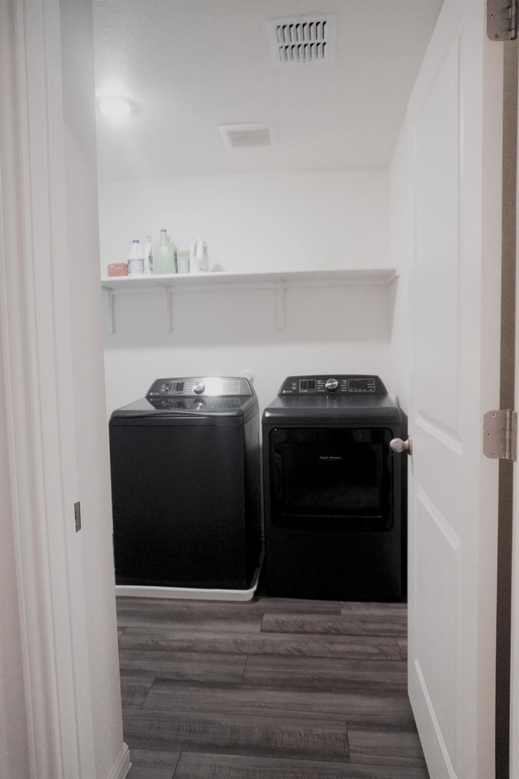 313 Magnum Force Dr, Jarrell, TX 76537