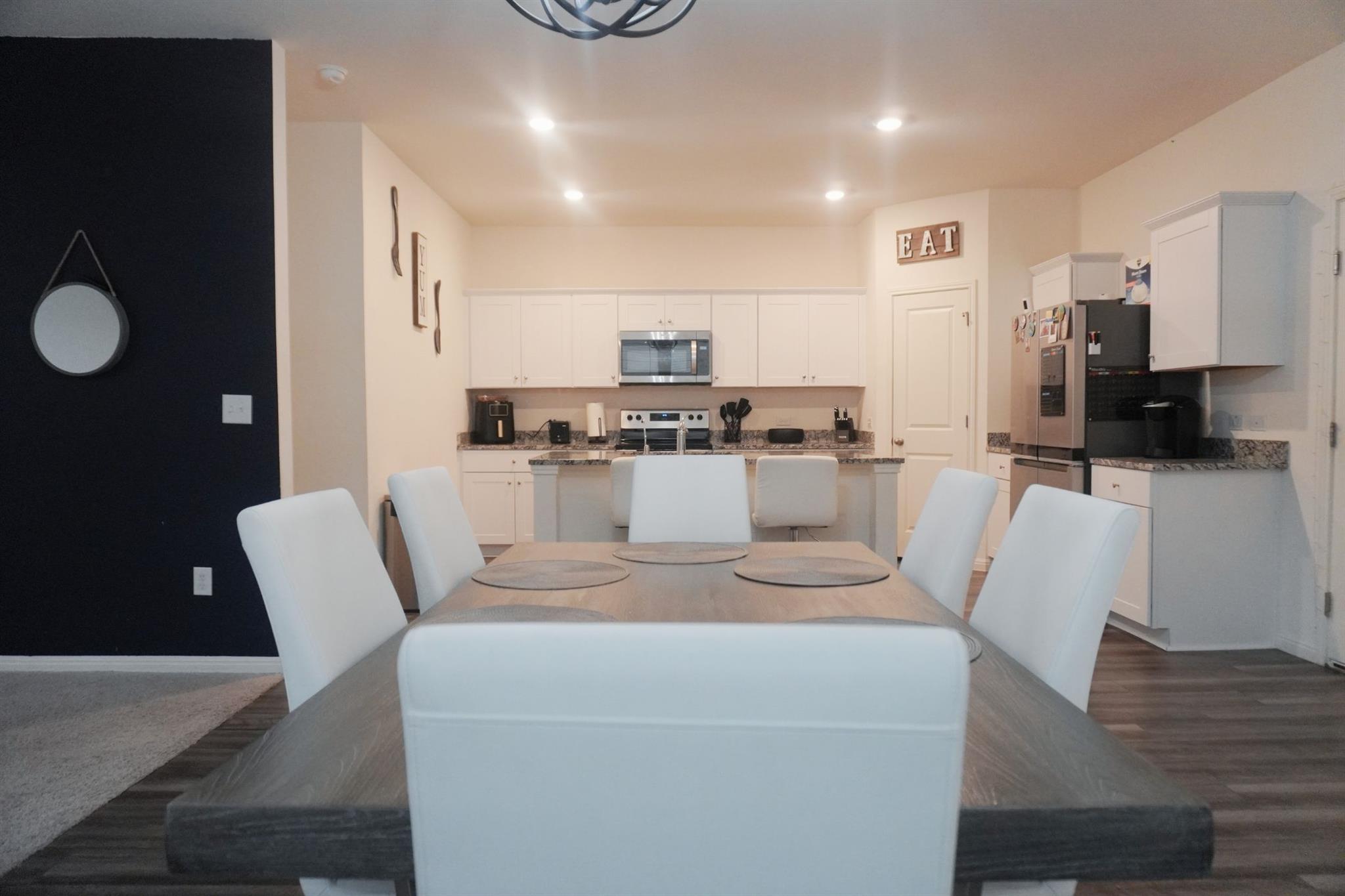 313 Magnum Force Dr, Jarrell, TX 76537