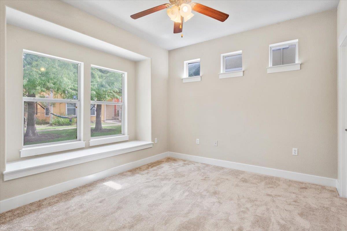 1601 Miriam Ave # 202, Austin, TX 78702