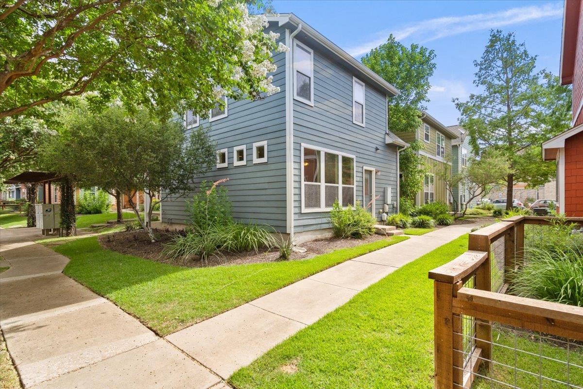 1601 Miriam Ave # 202, Austin, TX 78702