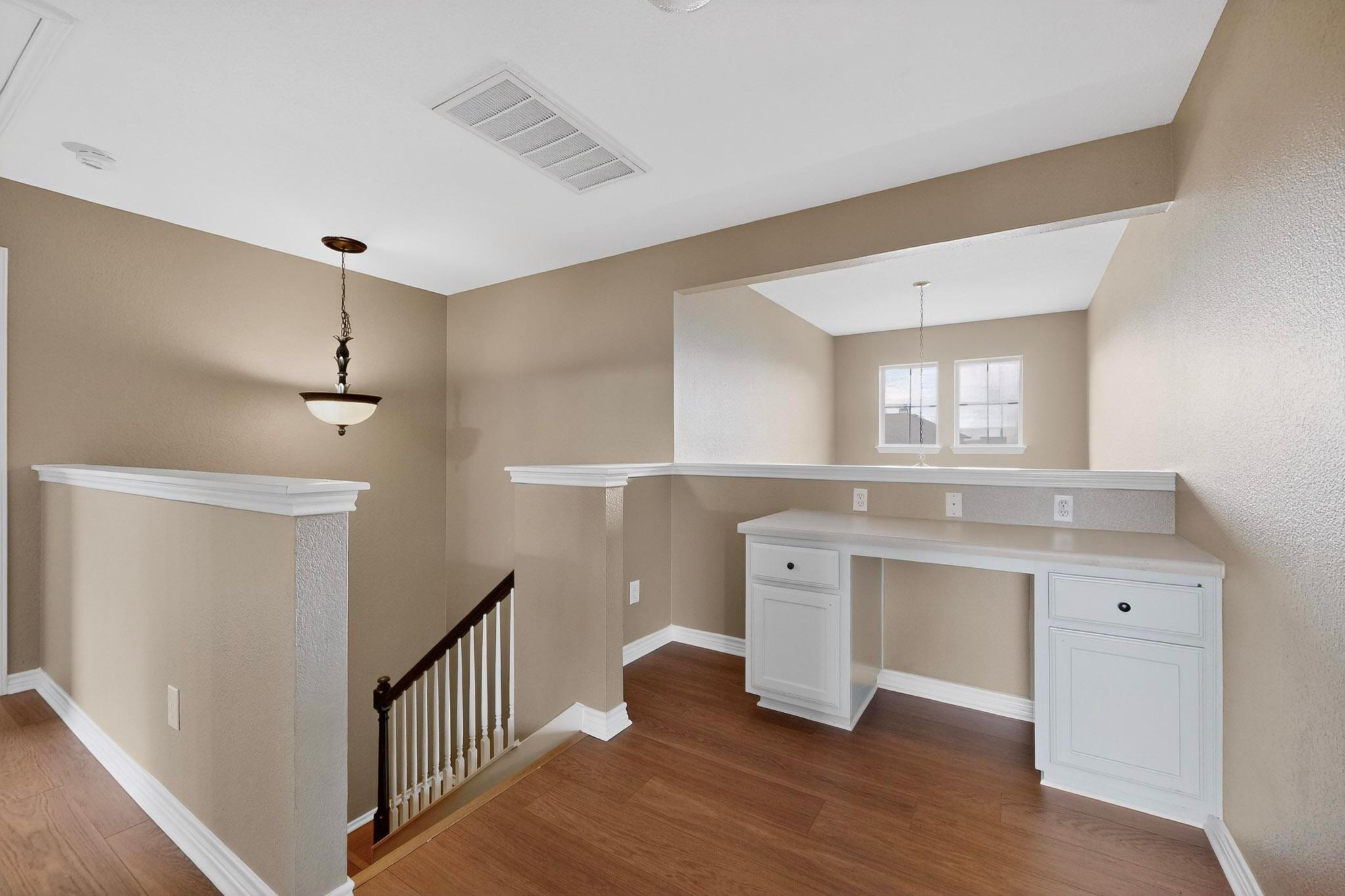 322 Lone Star Blvd, Hutto, TX 78634