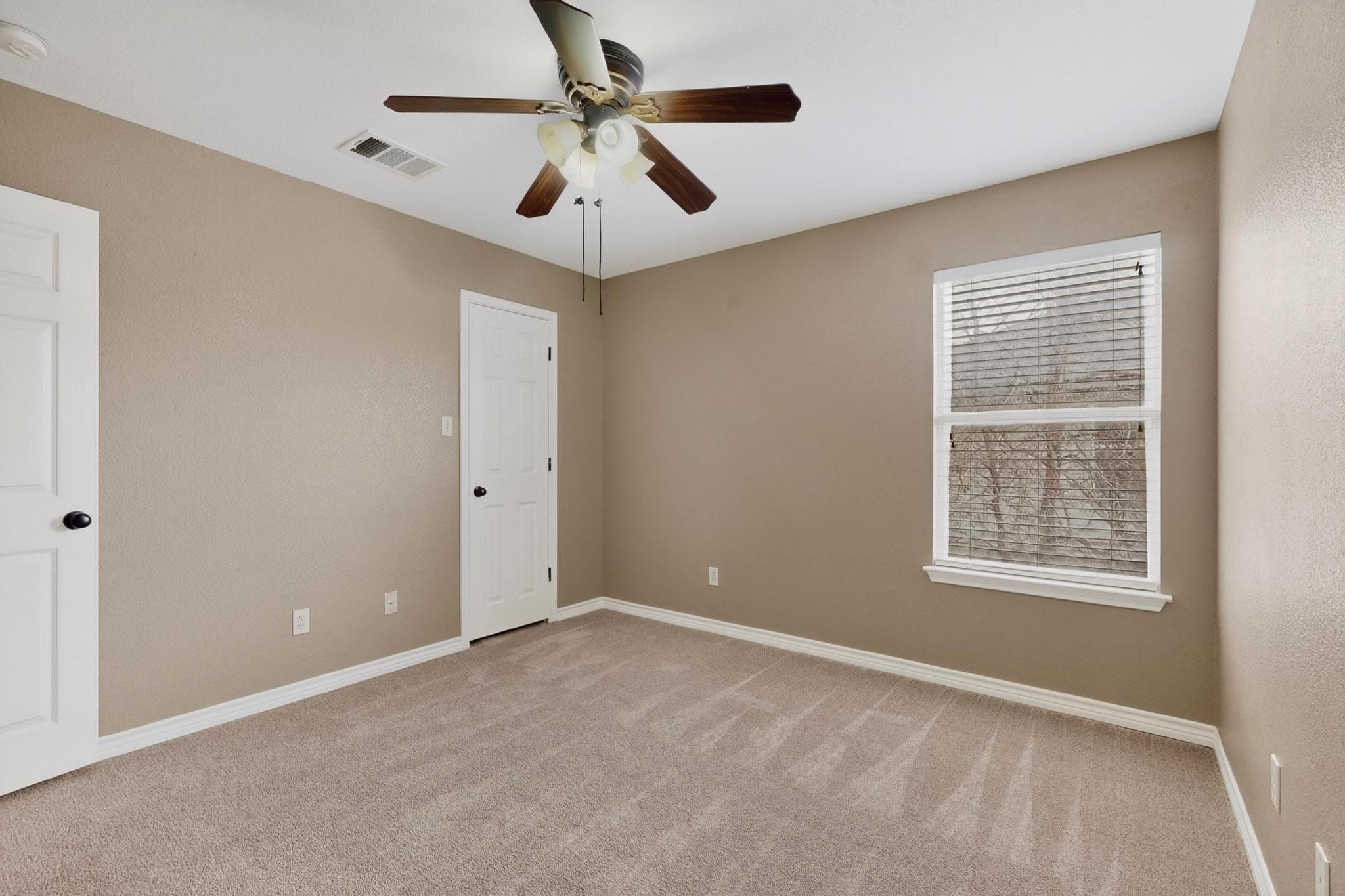 322 Lone Star Blvd, Hutto, TX 78634