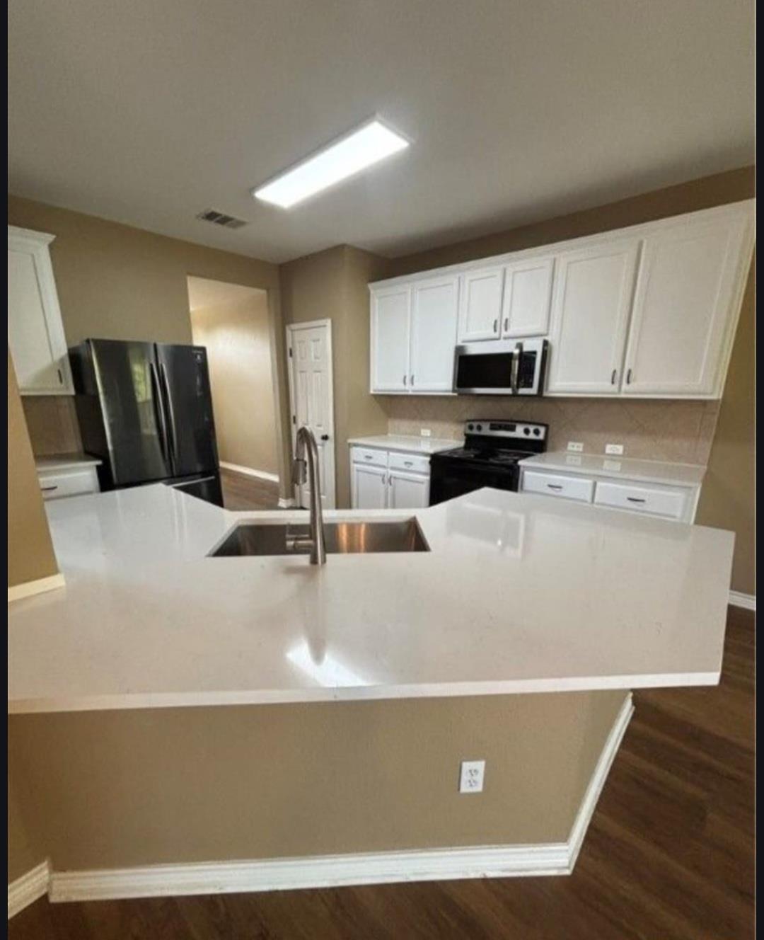 322 Lone Star Blvd, Hutto, TX 78634