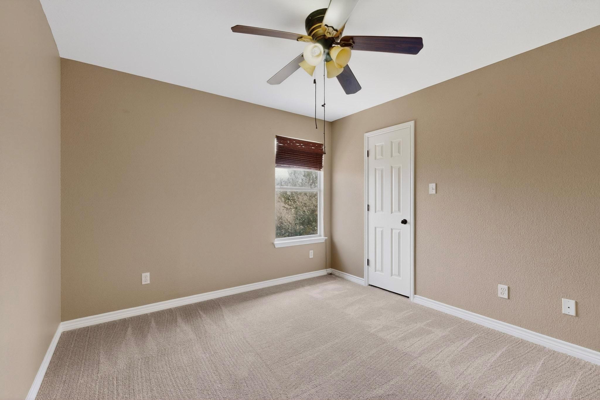 322 Lone Star Blvd, Hutto, TX 78634