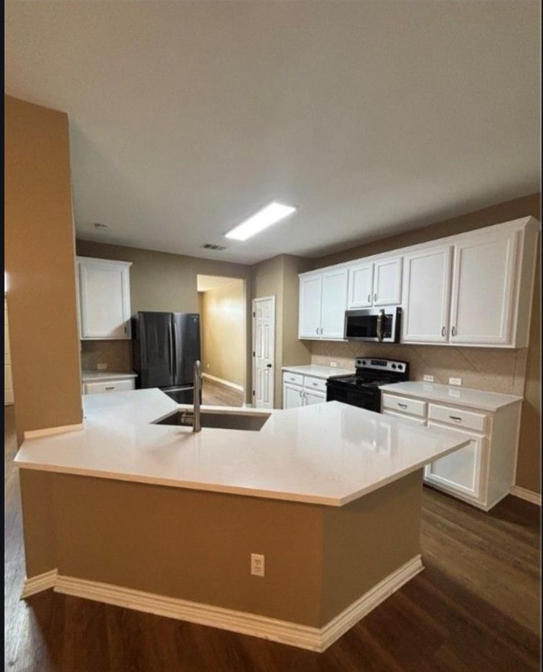 322 Lone Star Blvd, Hutto, TX 78634