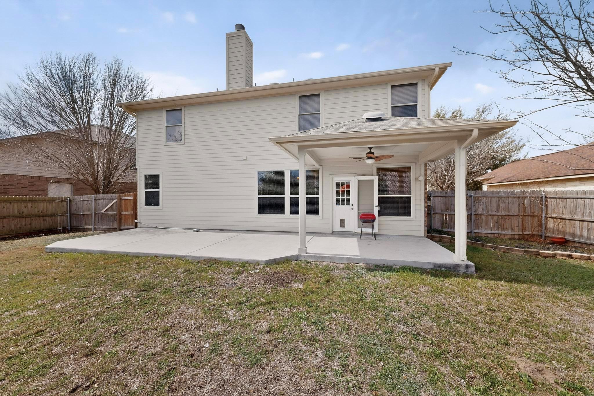 322 Lone Star Blvd, Hutto, TX 78634