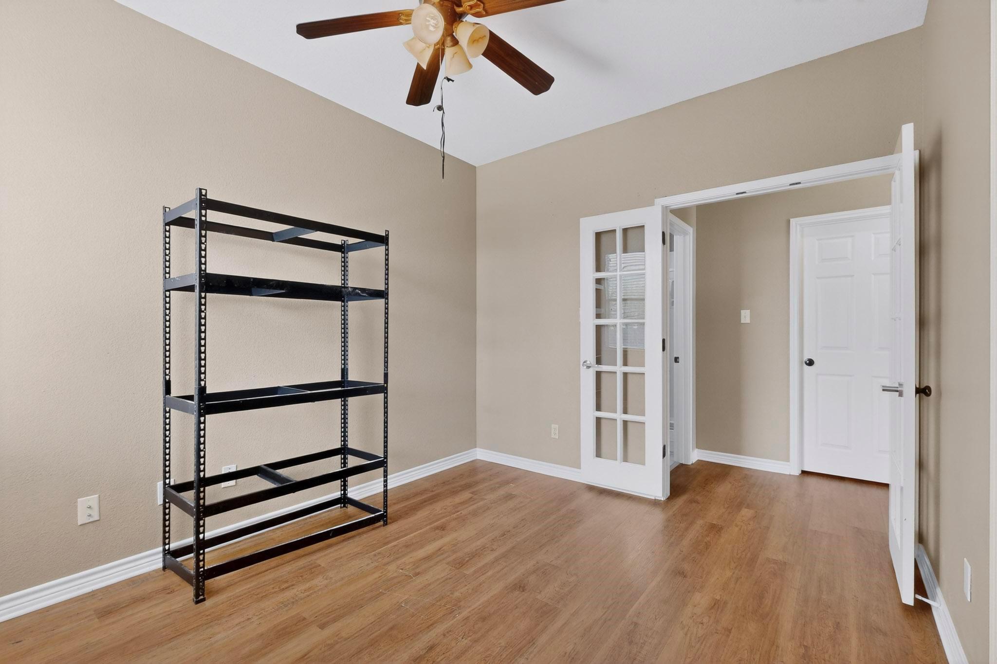 322 Lone Star Blvd, Hutto, TX 78634