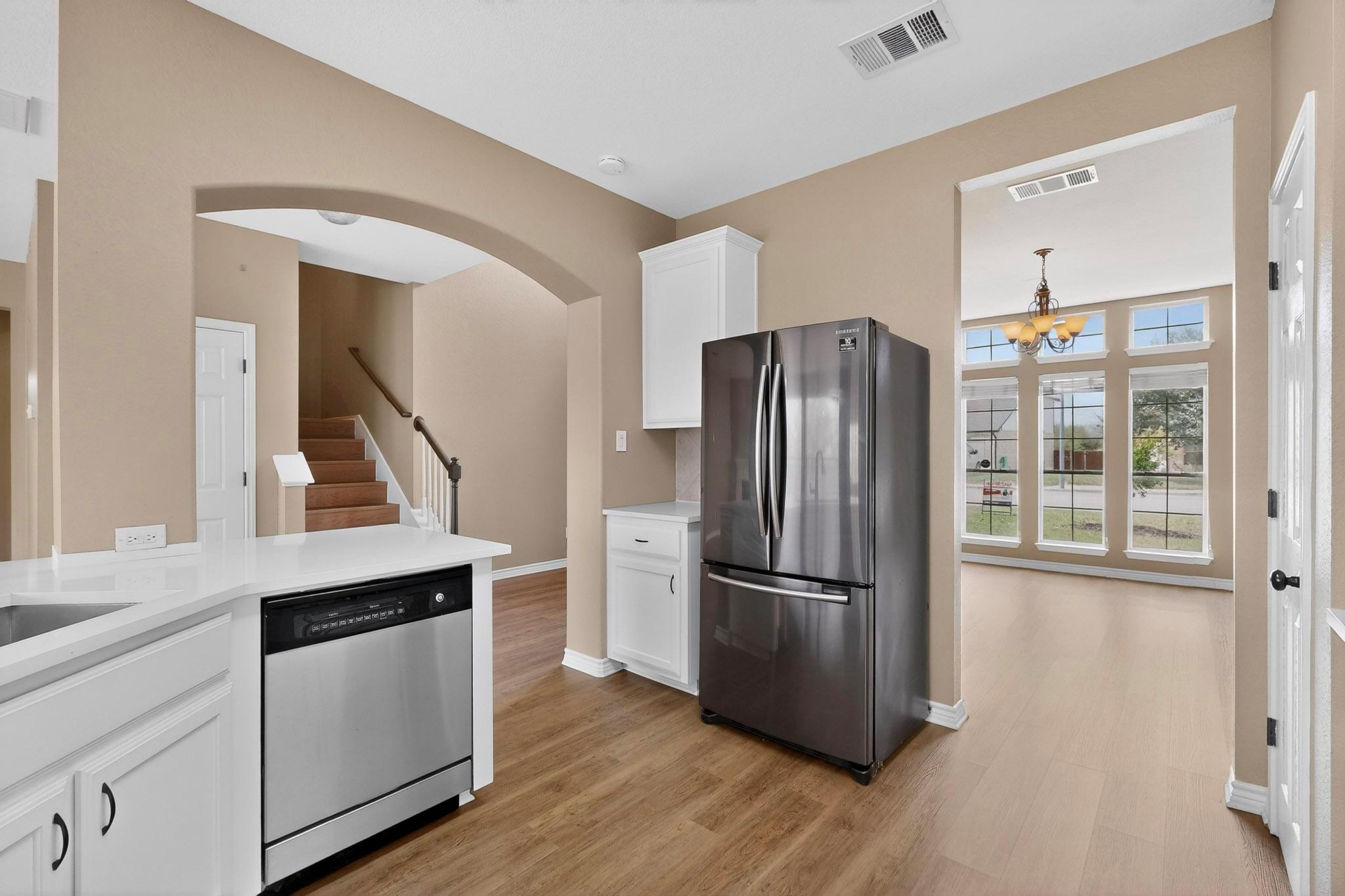 322 Lone Star Blvd, Hutto, TX 78634