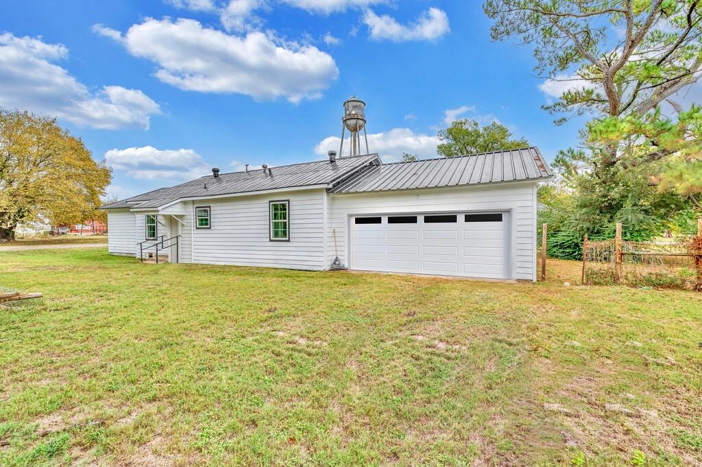 200 S Narcissus St, Thornton, TX 75838