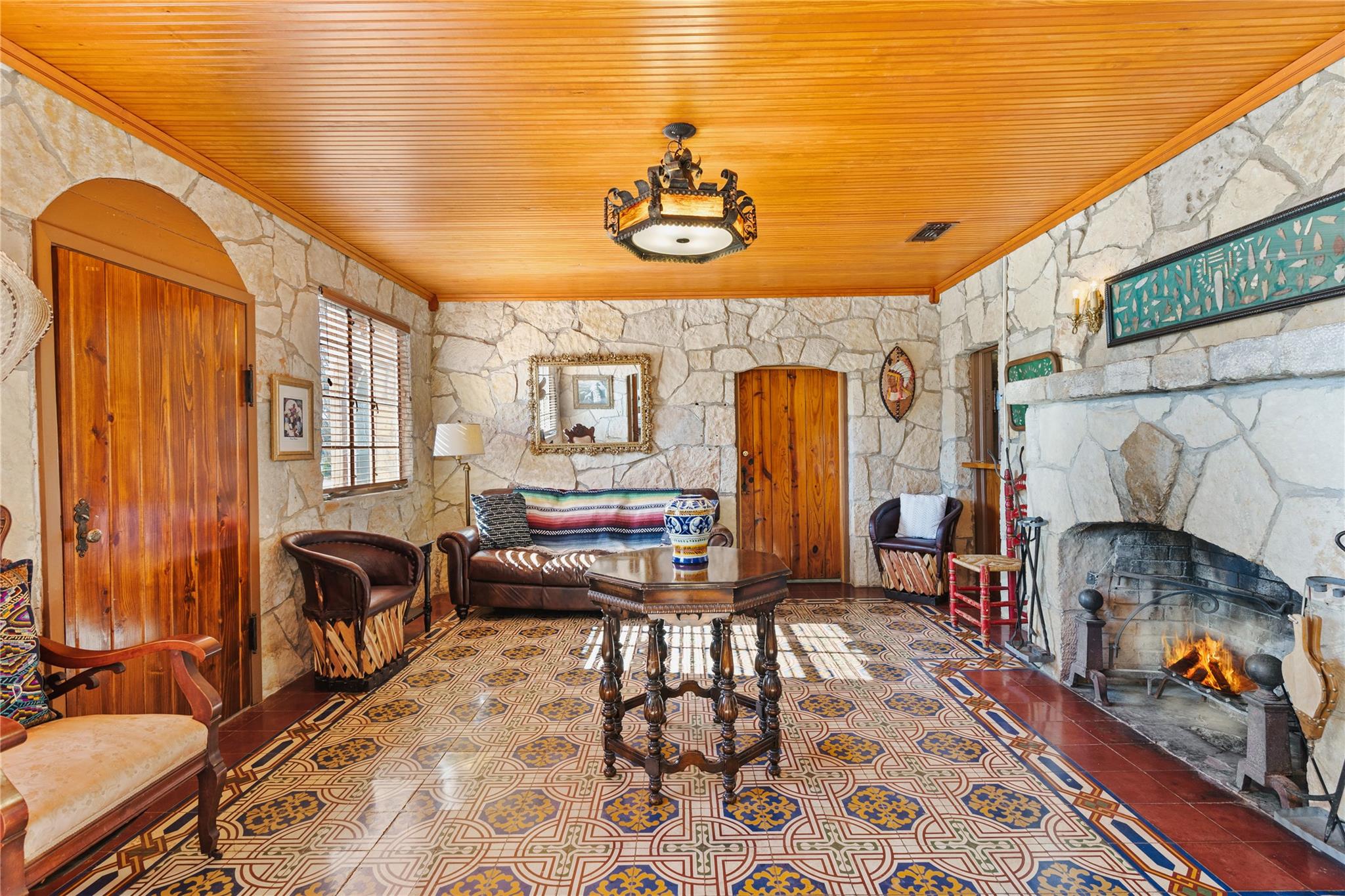 5322 State Hwy 16 N, Bandera, TX 78008