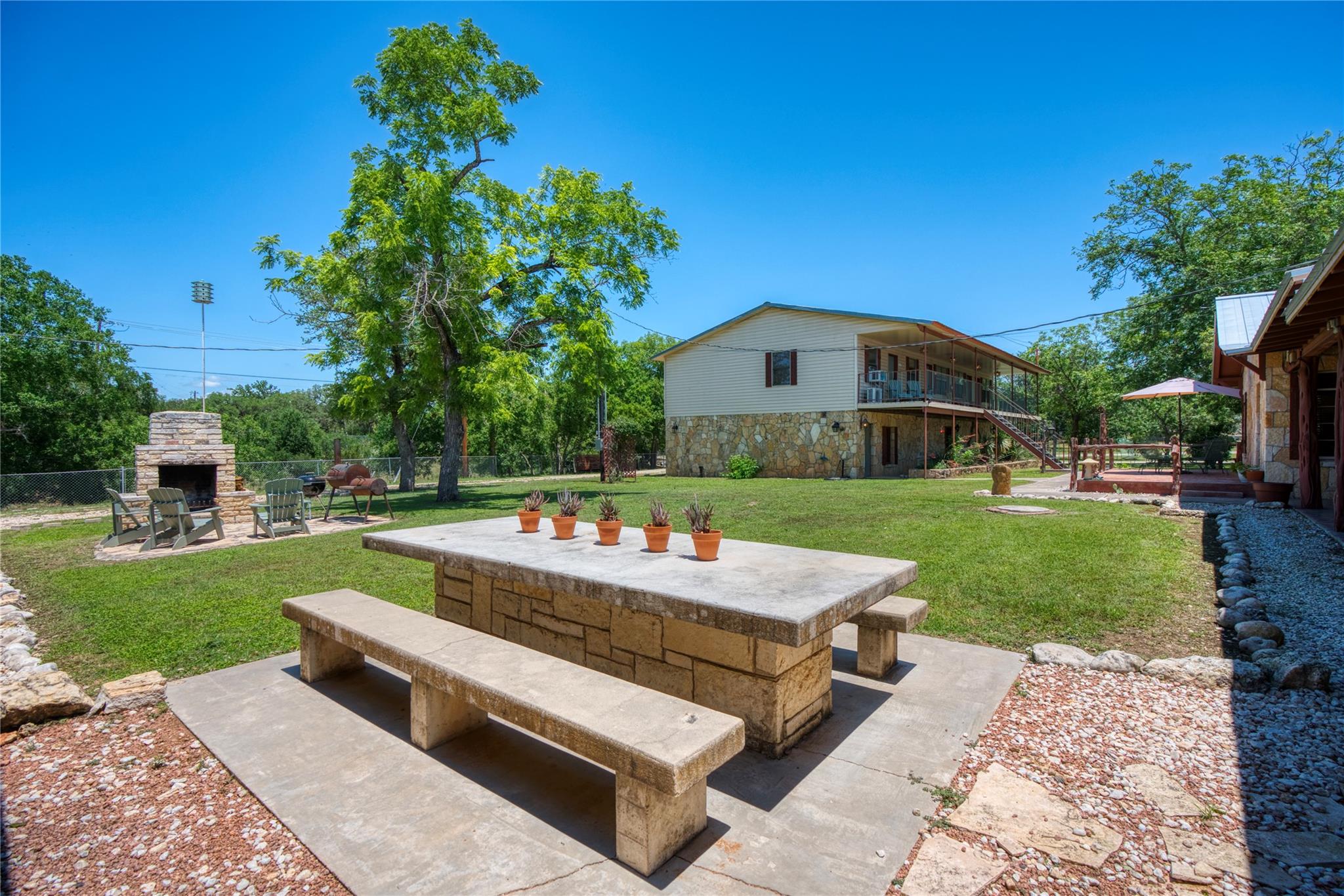 5322 State Hwy 16 N, Bandera, TX 78008