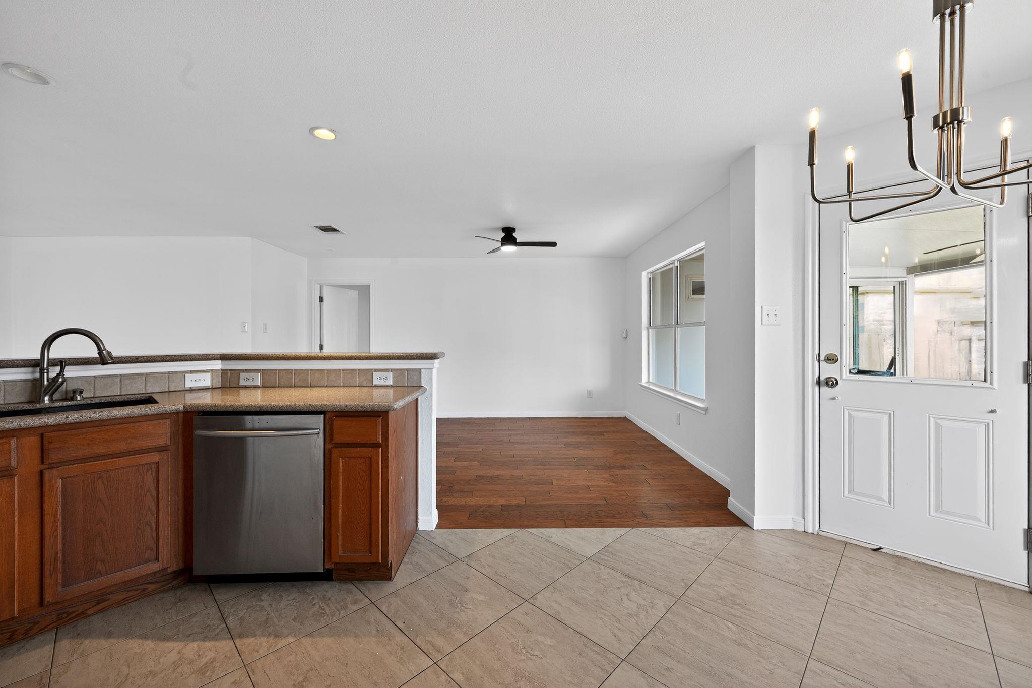 316 Flinn St, Hutto, TX 78634