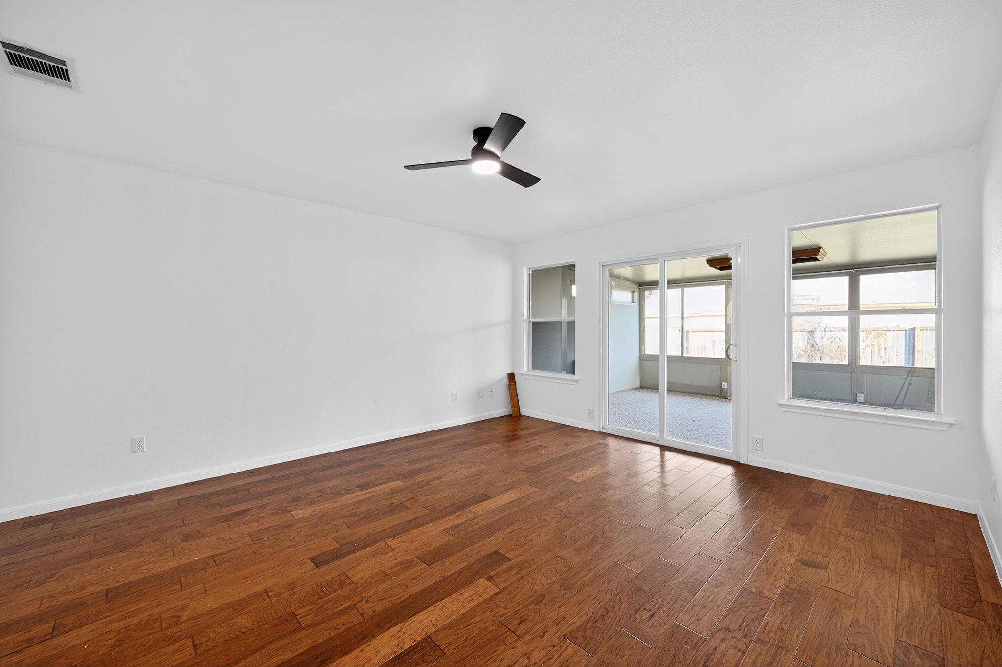 316 Flinn St, Hutto, TX 78634