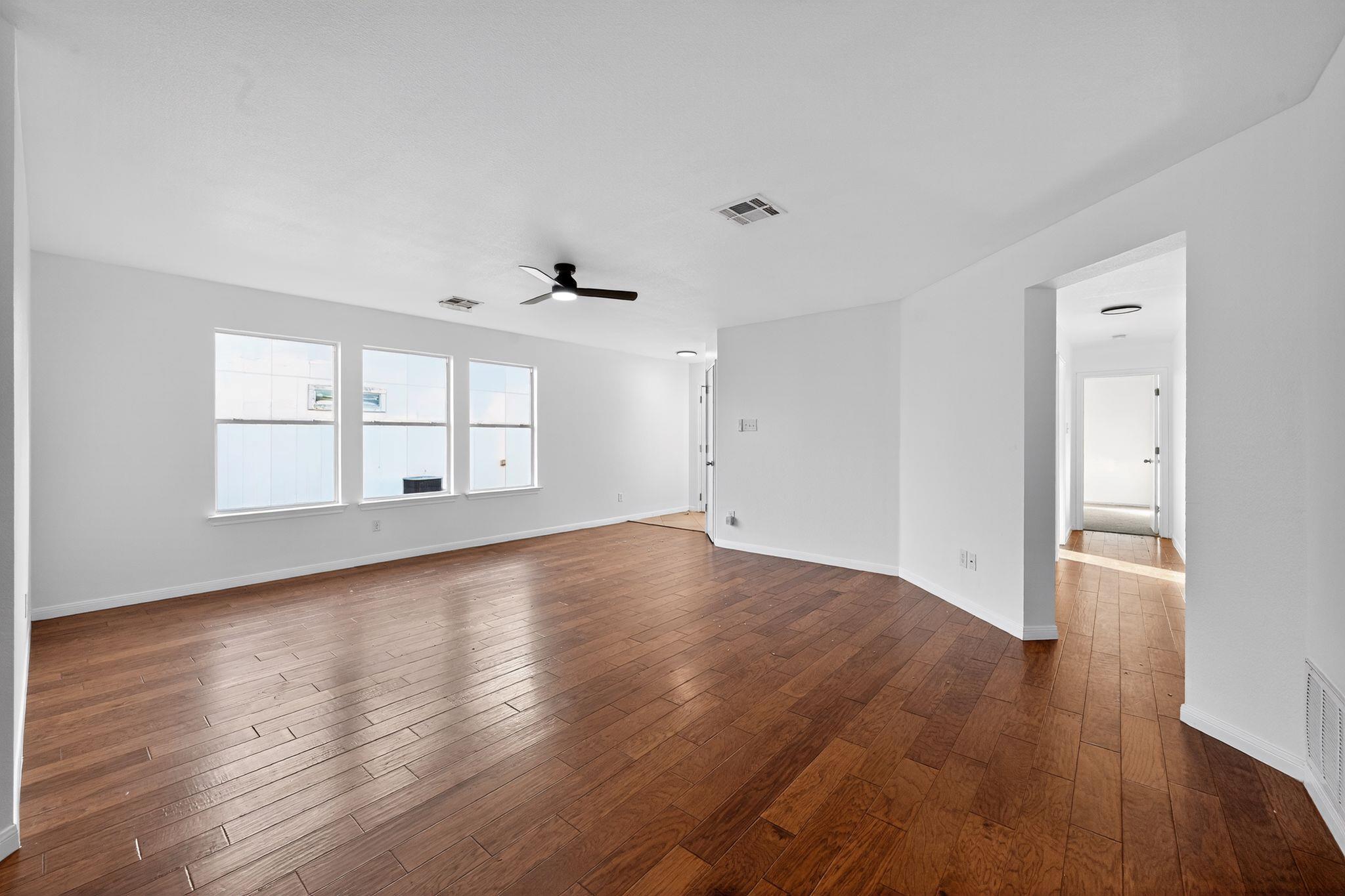 316 Flinn St, Hutto, TX 78634