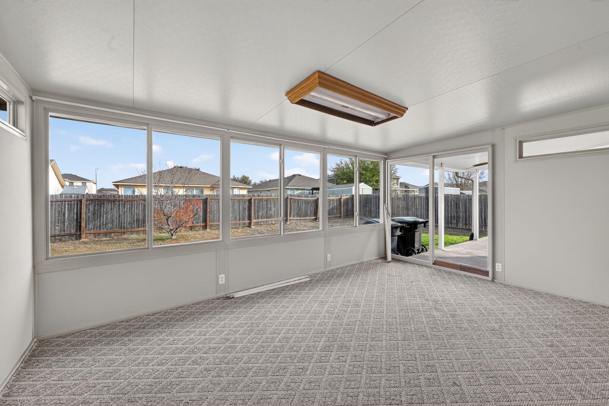 316 Flinn St, Hutto, TX 78634