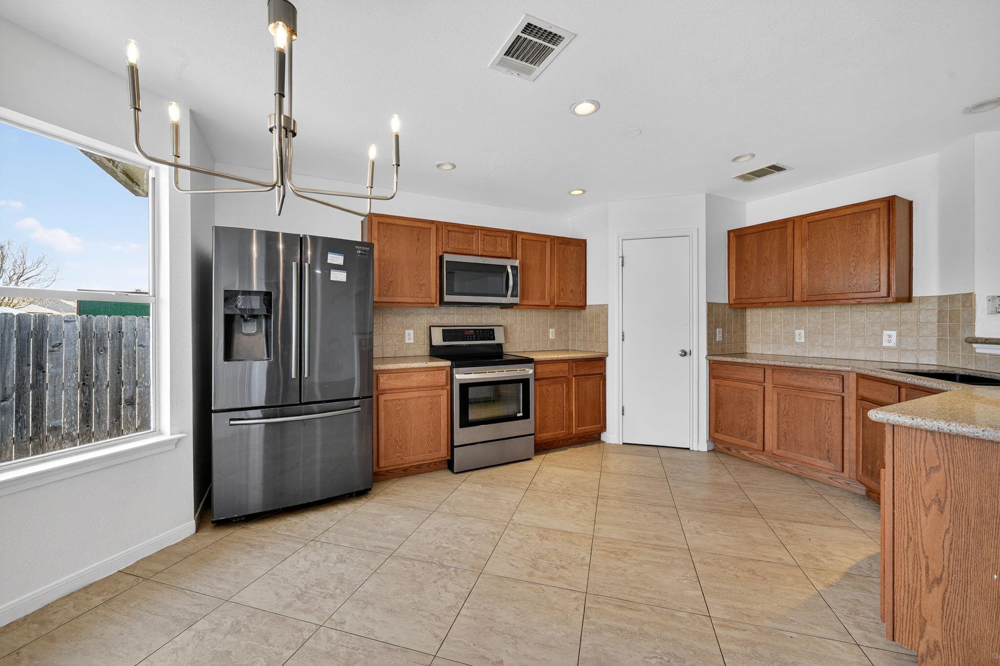 316 Flinn St, Hutto, TX 78634