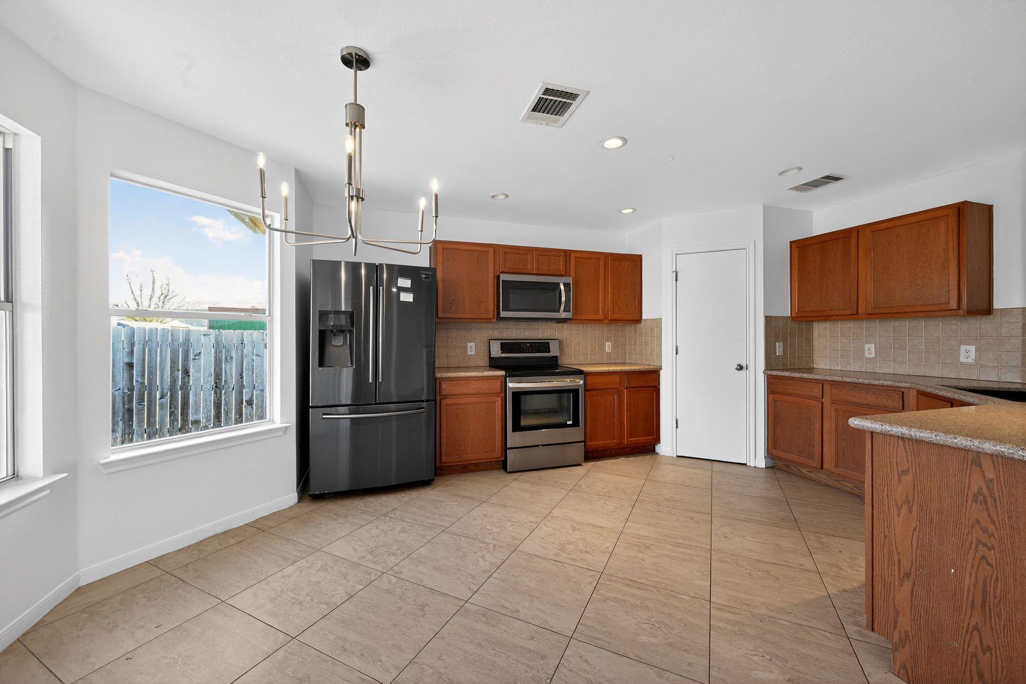 316 Flinn St, Hutto, TX 78634